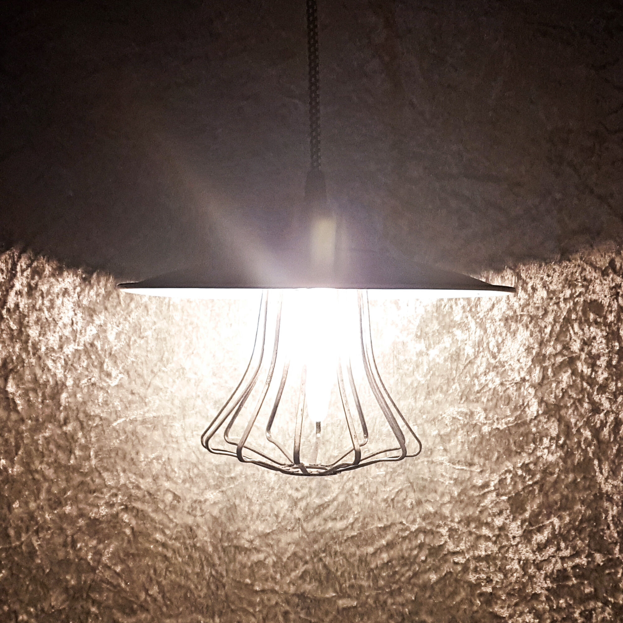 Industrial hanging lamp in black and white