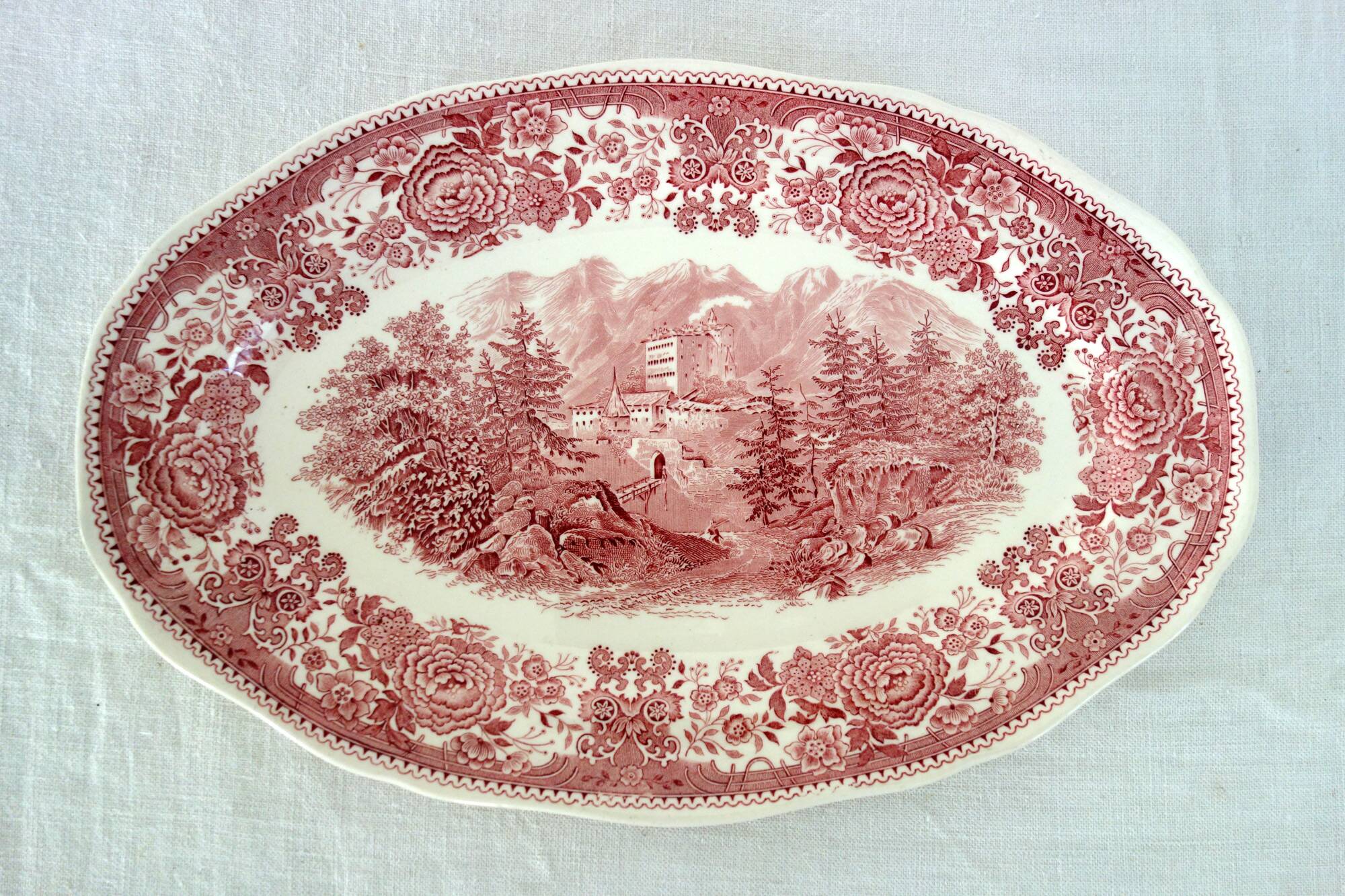 3 plates Villeroy & Boch model Burgenland red