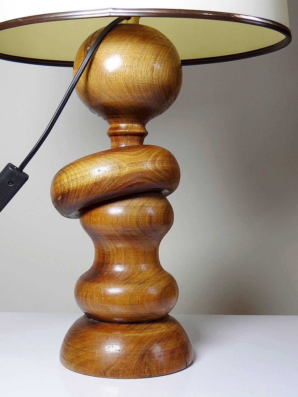 Imposing vintage Scandinavian style lamp in carved turned wood with ring