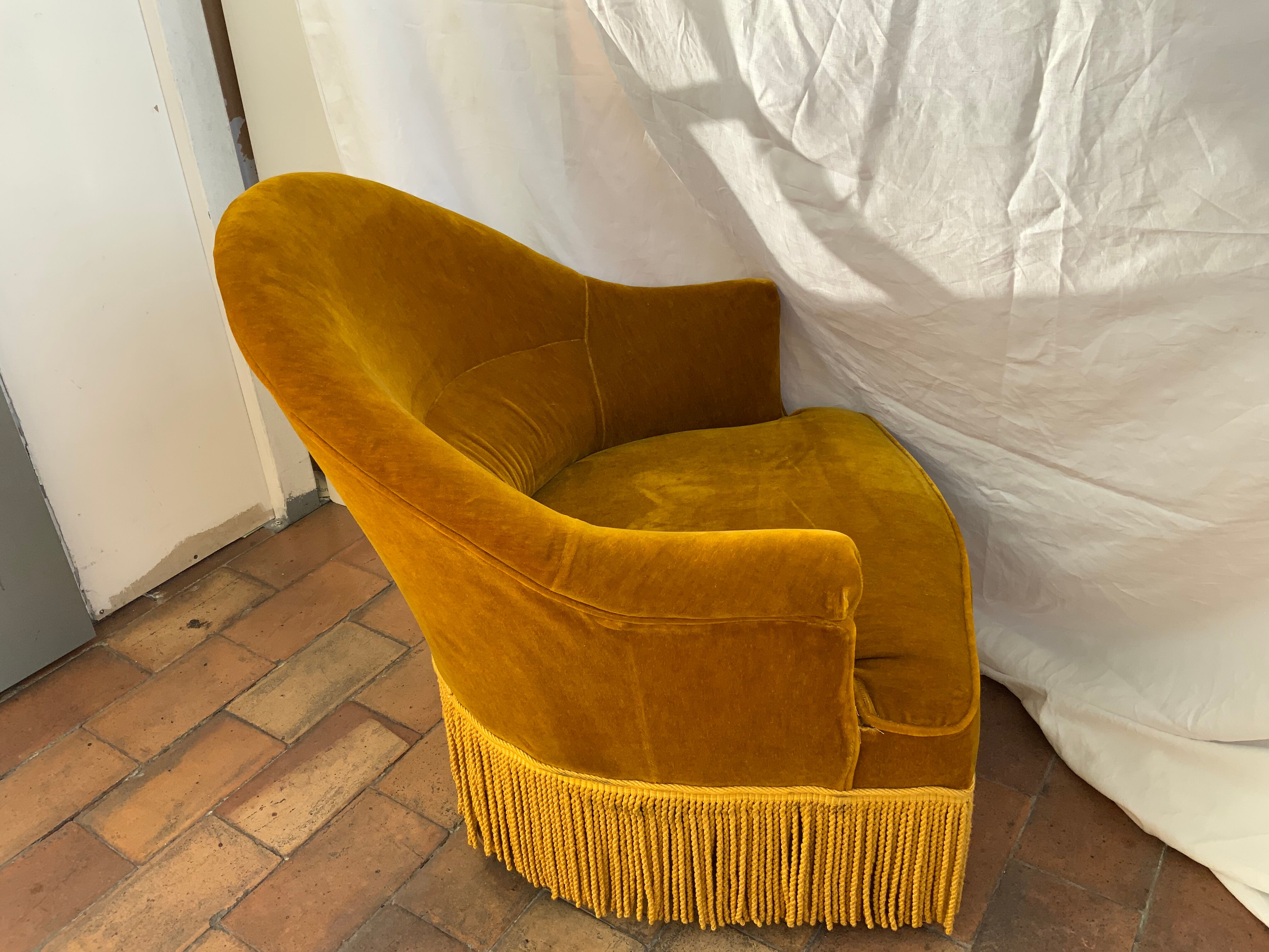 Velvet toad armchair