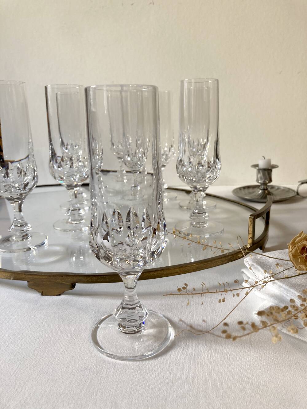 9 flûtes à champagne en cristal ciselé