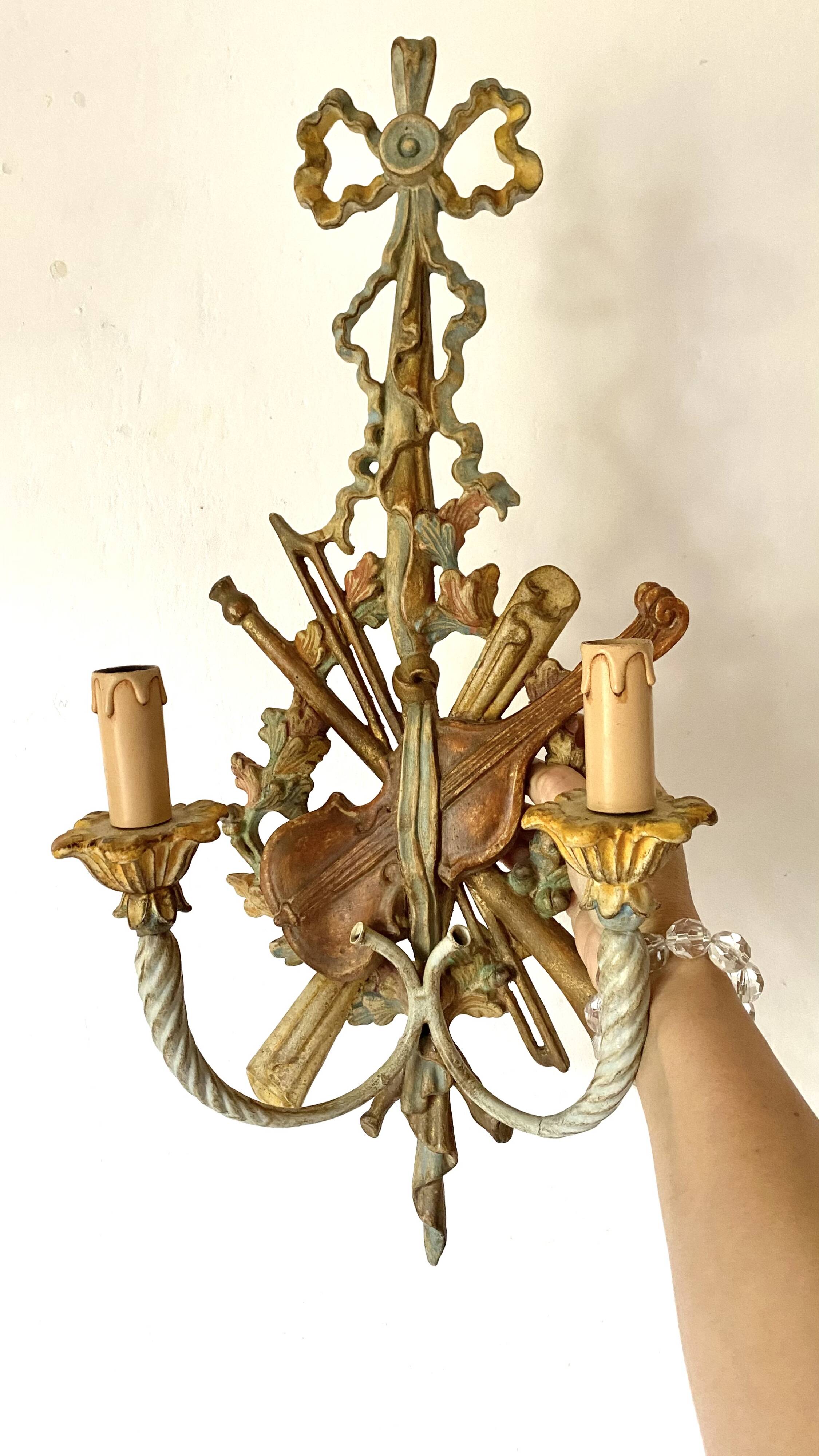 Applique style Louis XVI , instruments de musique,63 cm