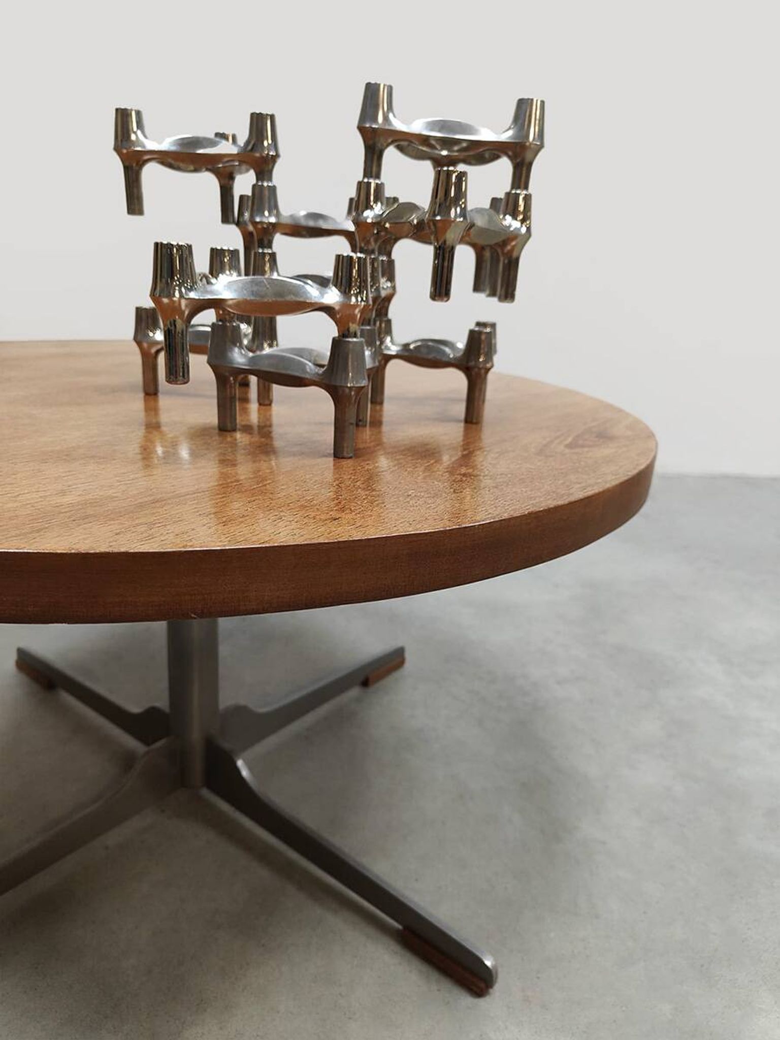 Table d'appoint ronde en design néerlandais vintage
