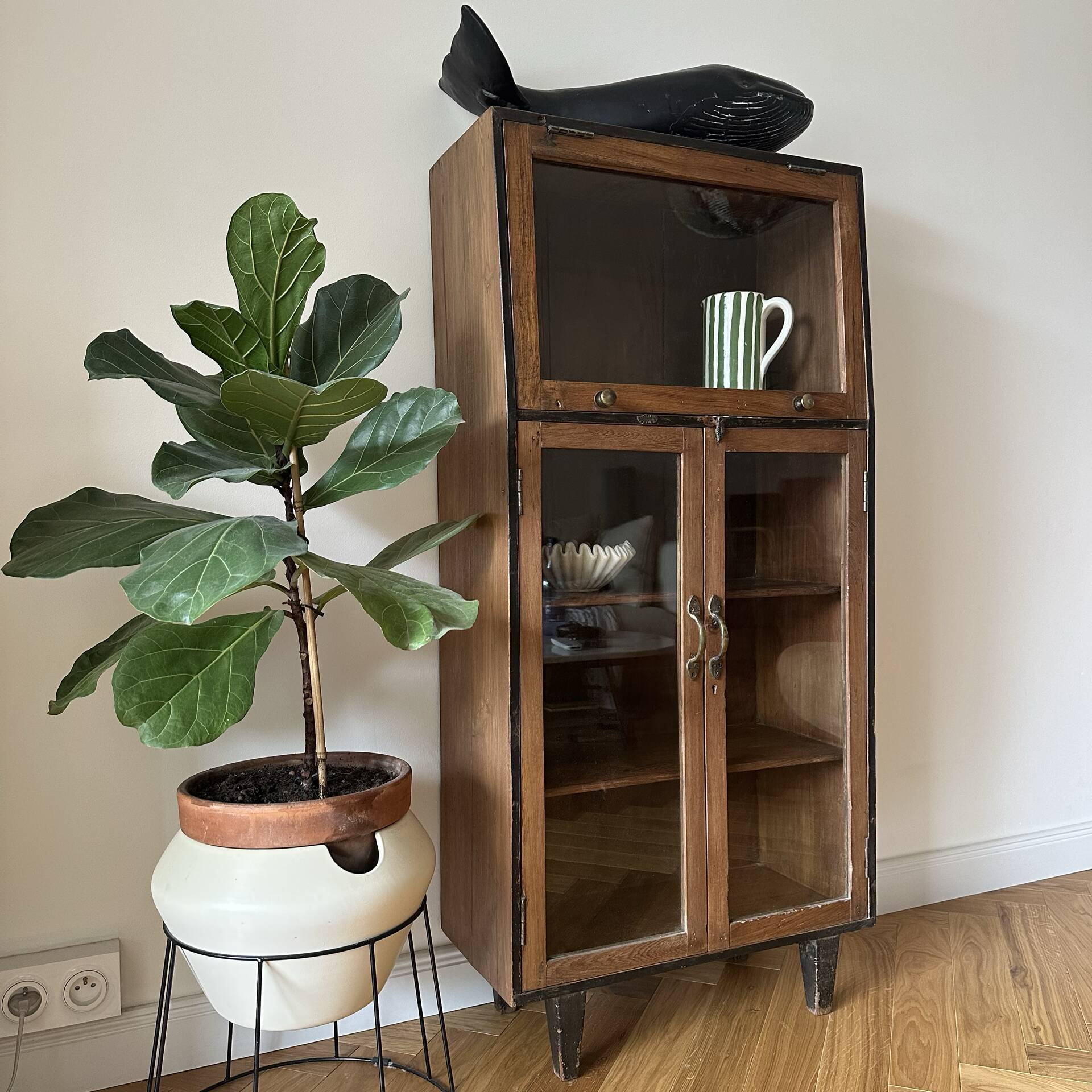 Petite vitrine ancienne
