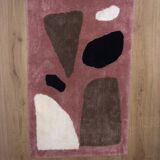 Hand tufted rug