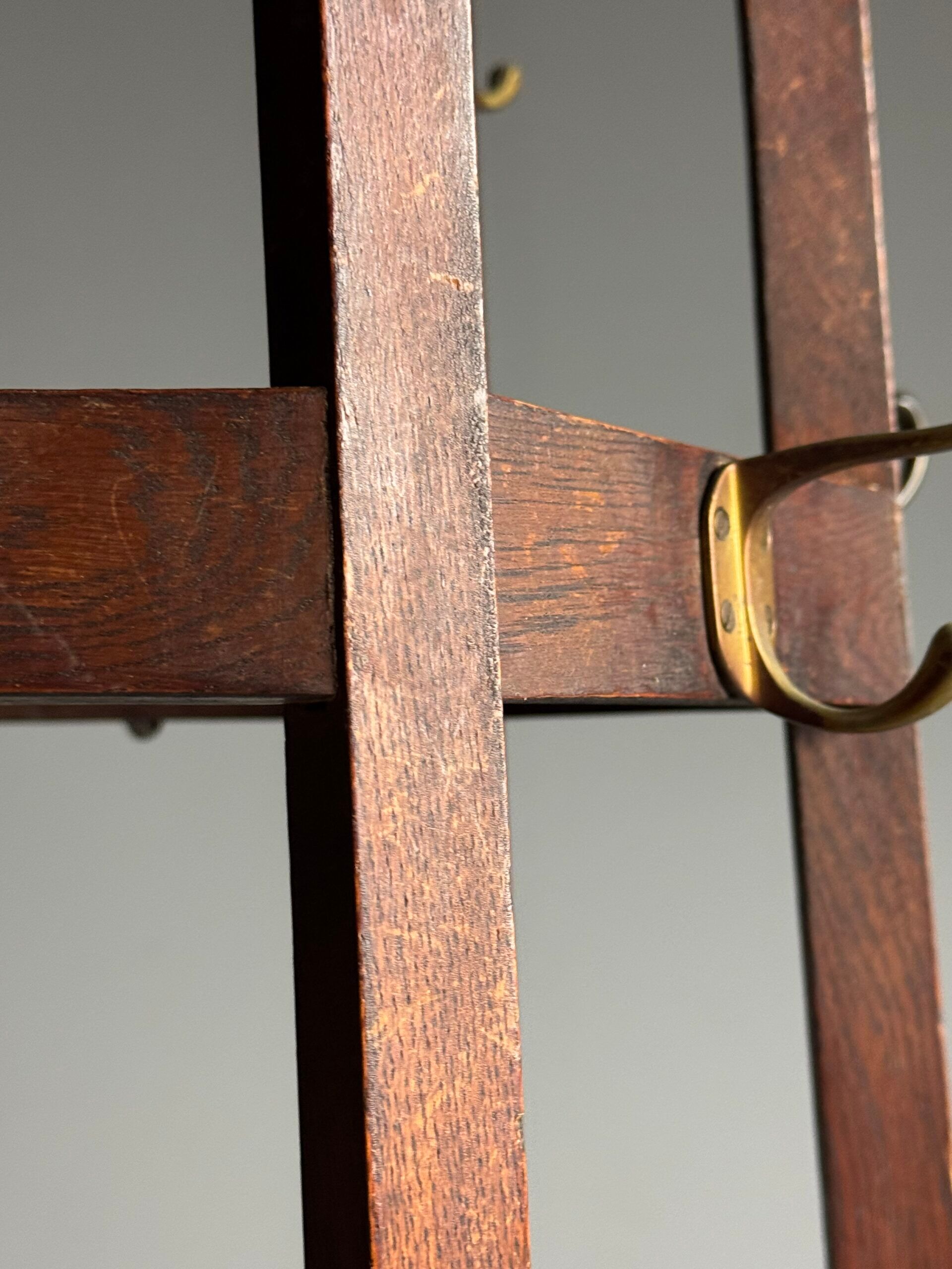 Porte-manteau ancien Arts et Crafts