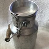 Pot à lait métal