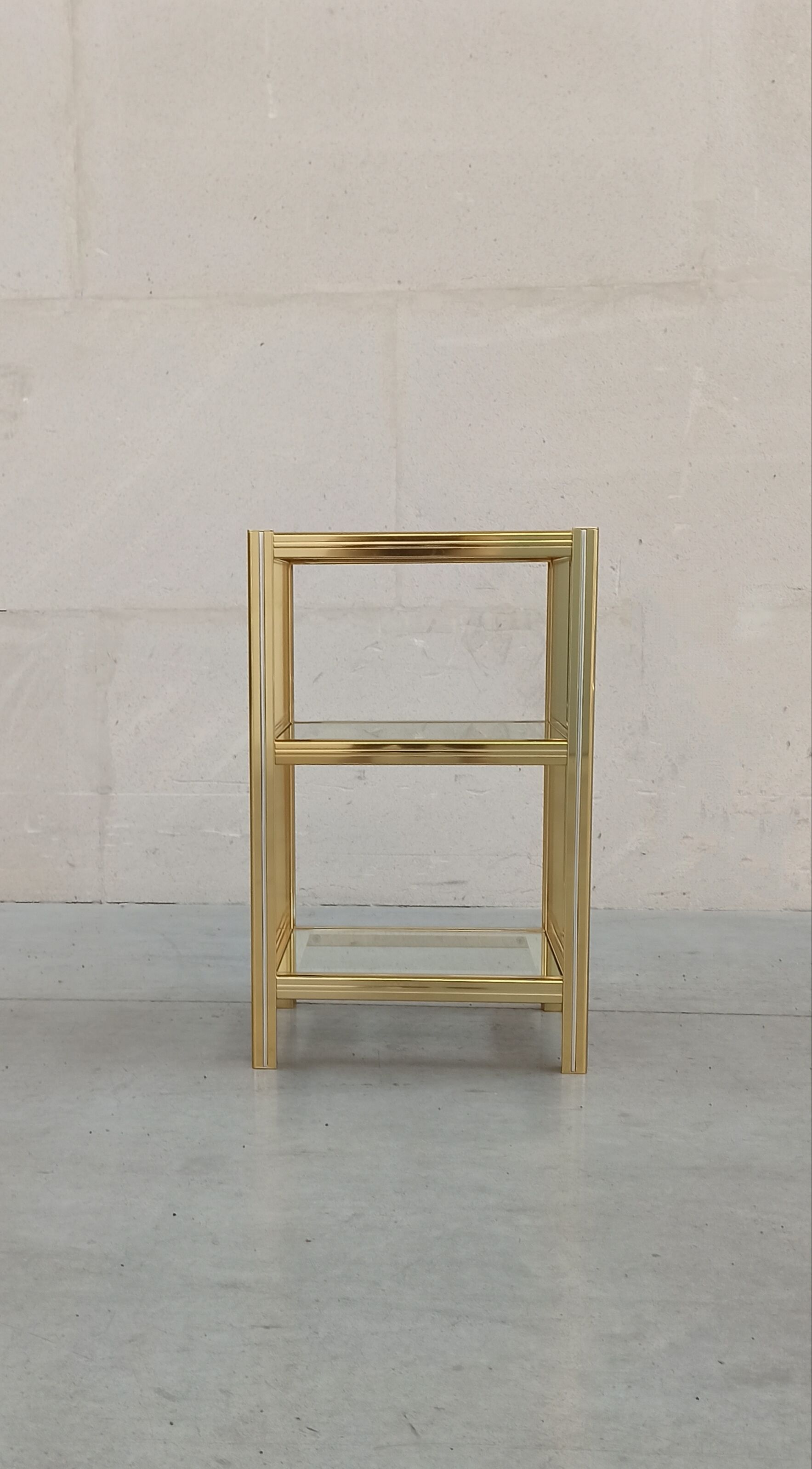70's design fifth wheel shelf