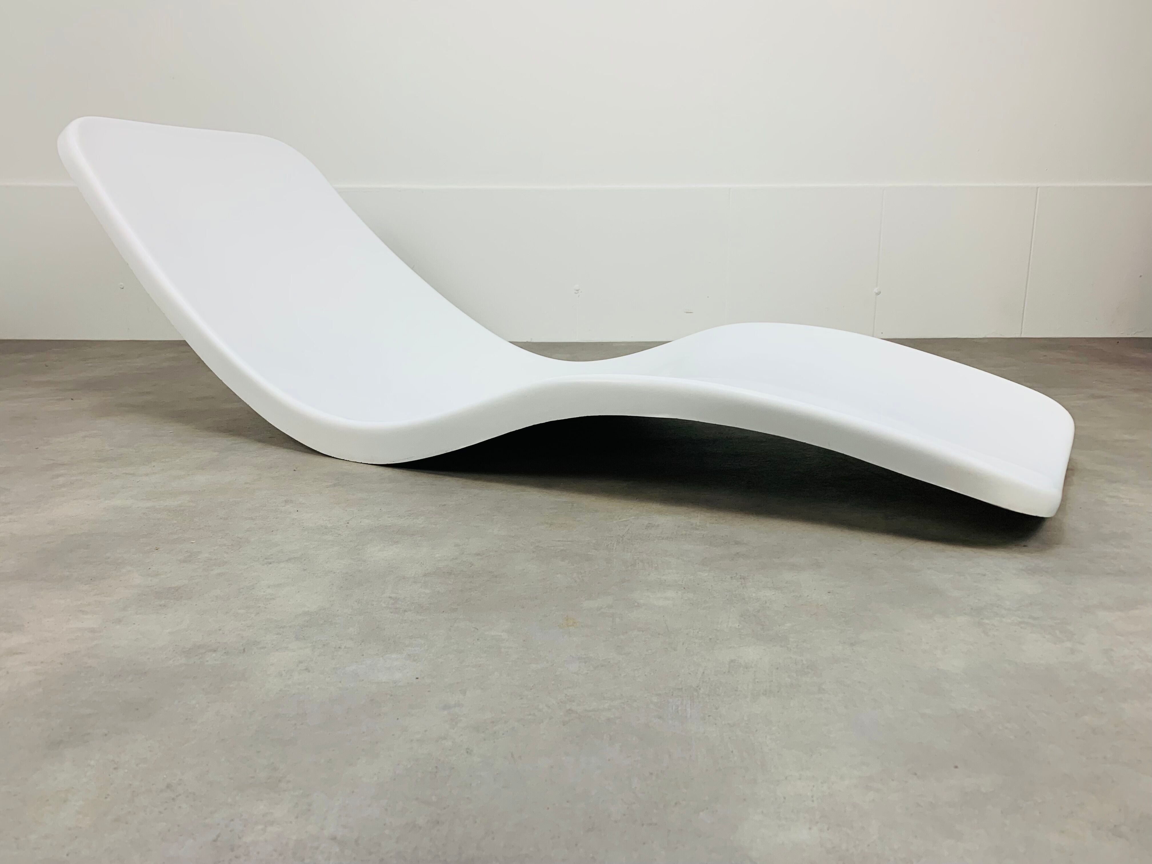 Eurolax R1 fiberglass deckchair by Charles Zublena