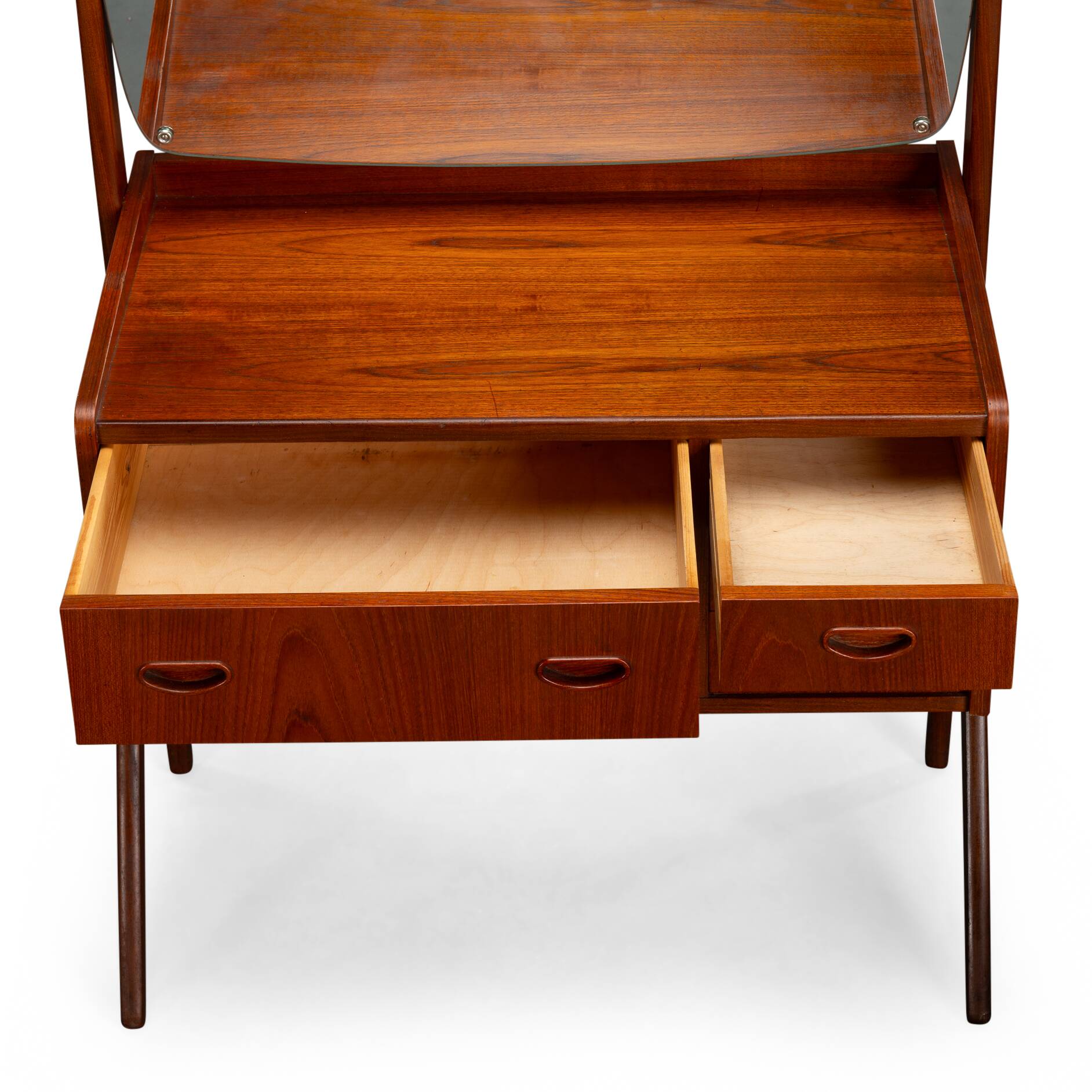 Vintage vanity dressing table