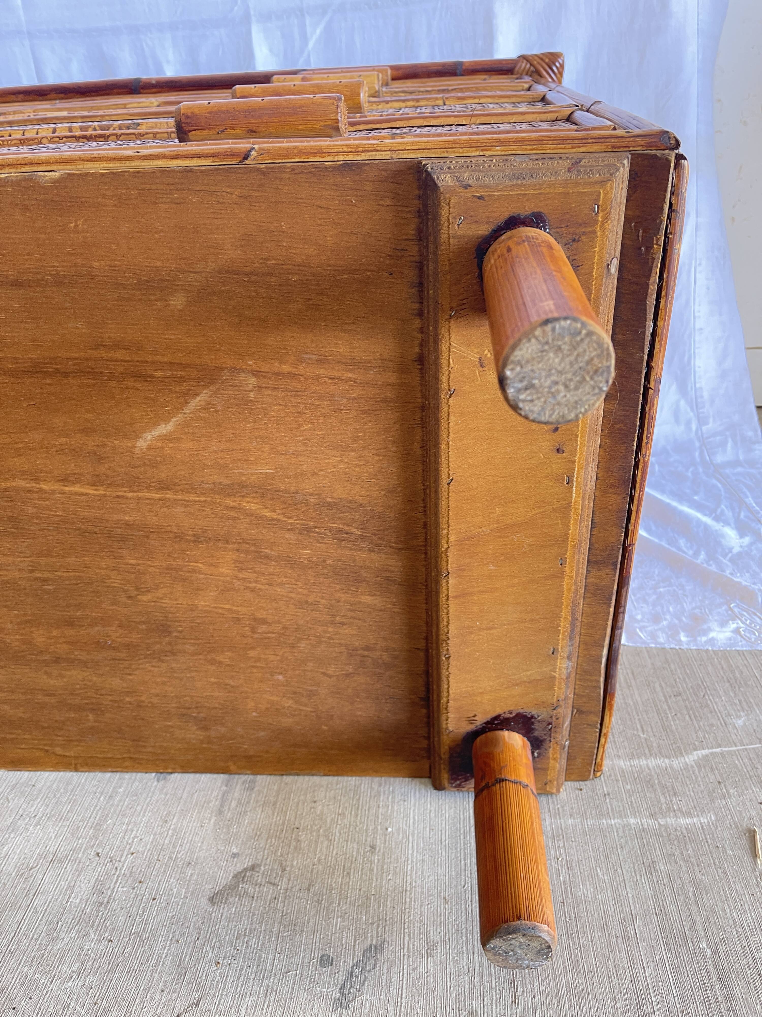 Commode  vintage en rotin et cannage