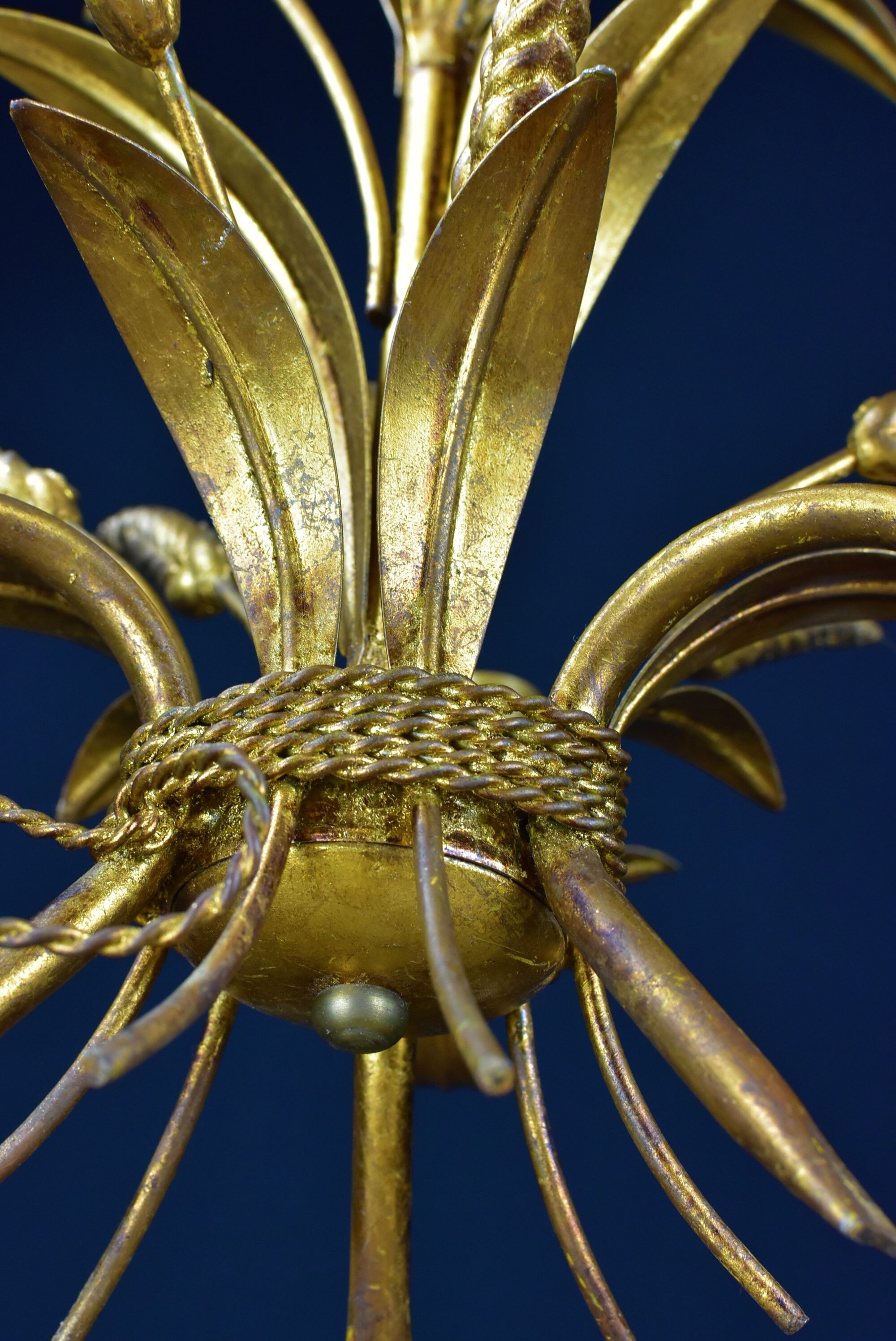Golden suspension, 3 branches, wheat cob decoration.