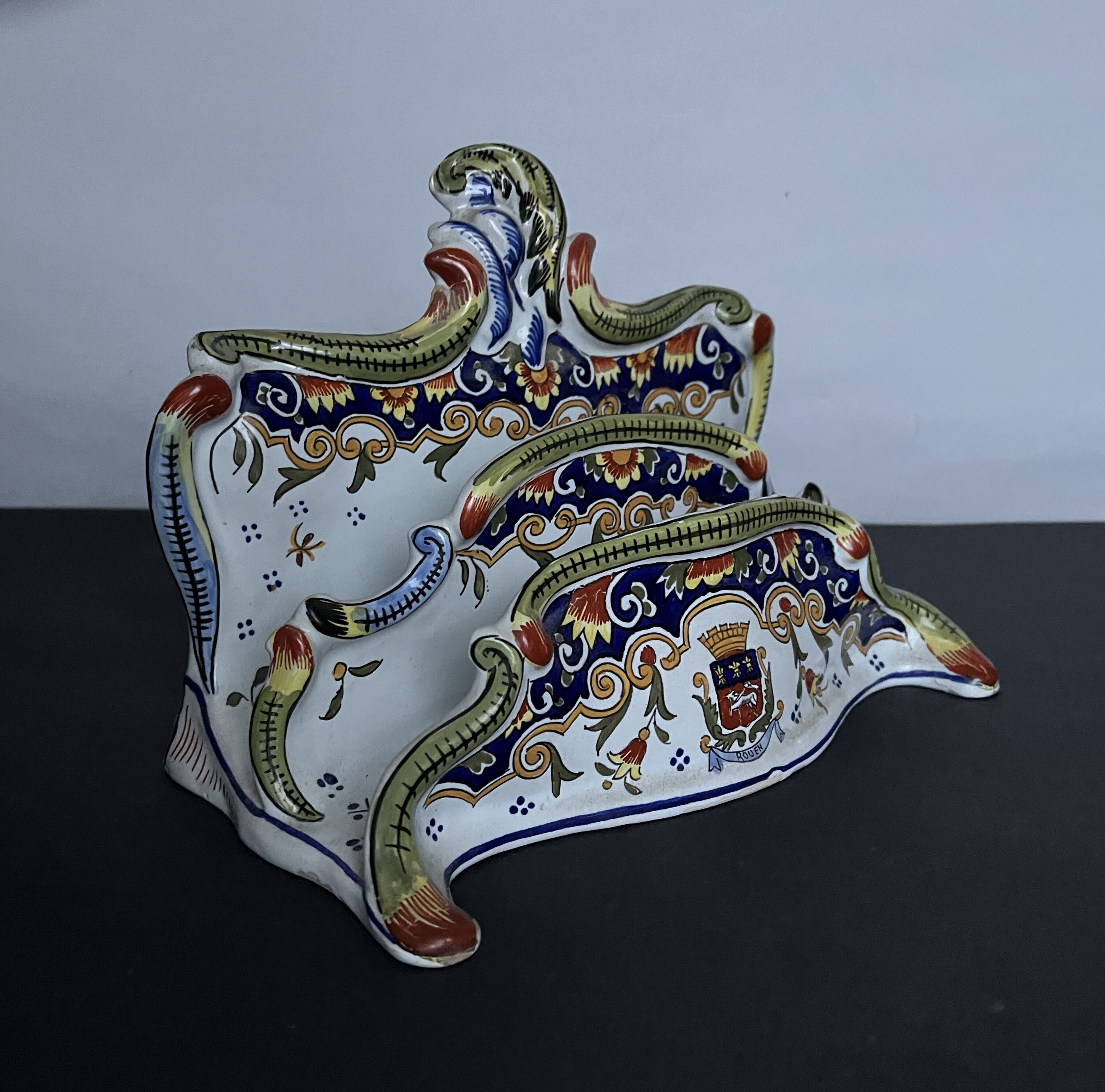 Rouen ceramic mail rack