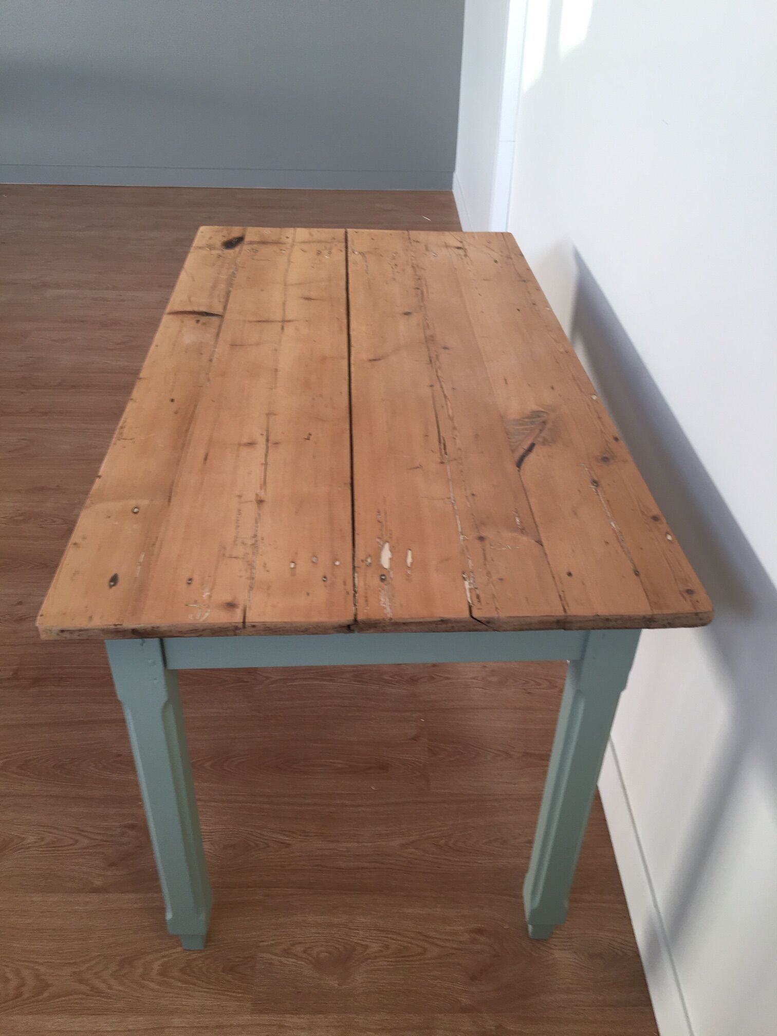 Farm table