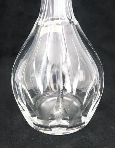 Crystal carafe Saint Louis model Cerdagne, signed, excellent condition.