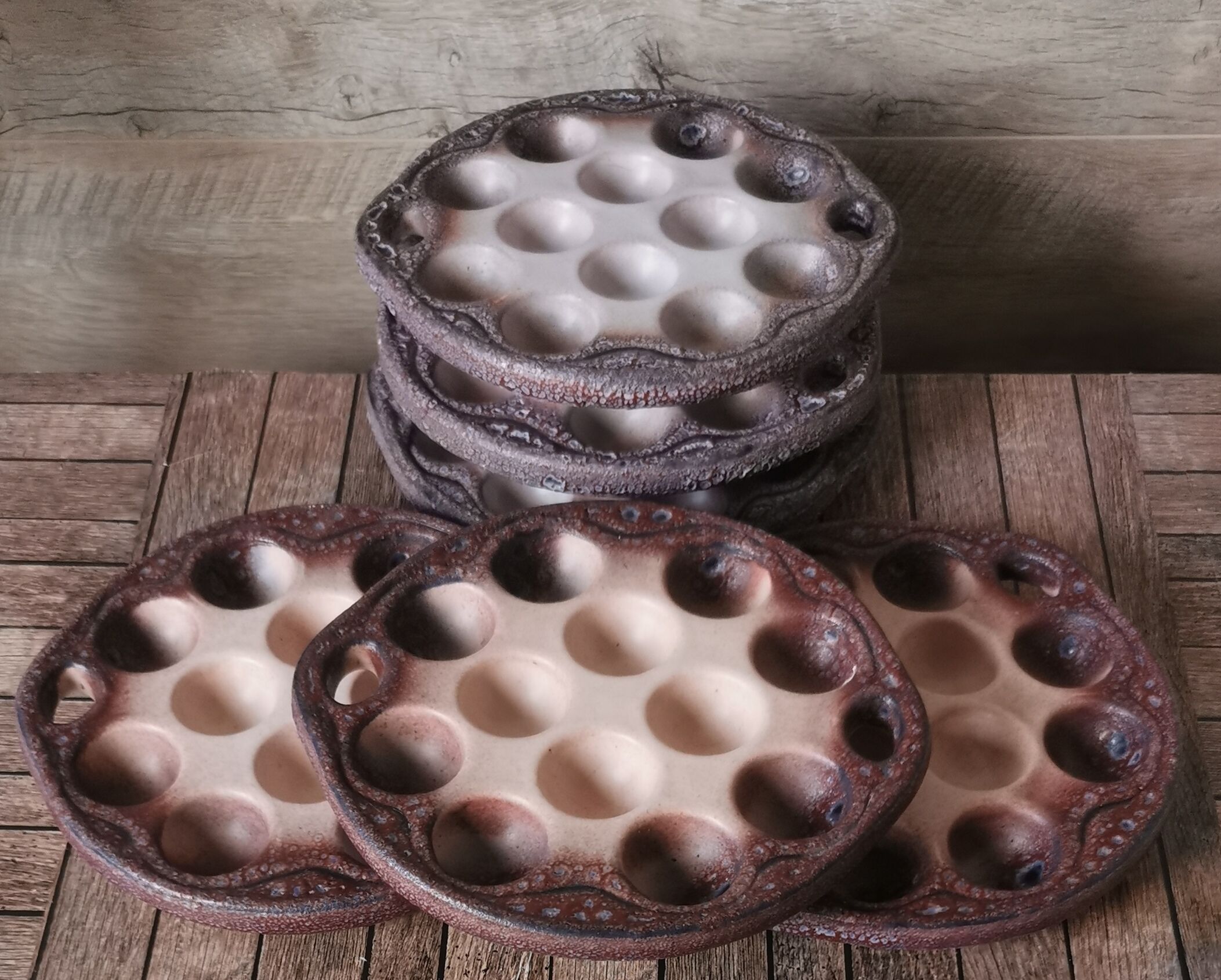 6 glazed ceramic snail plates