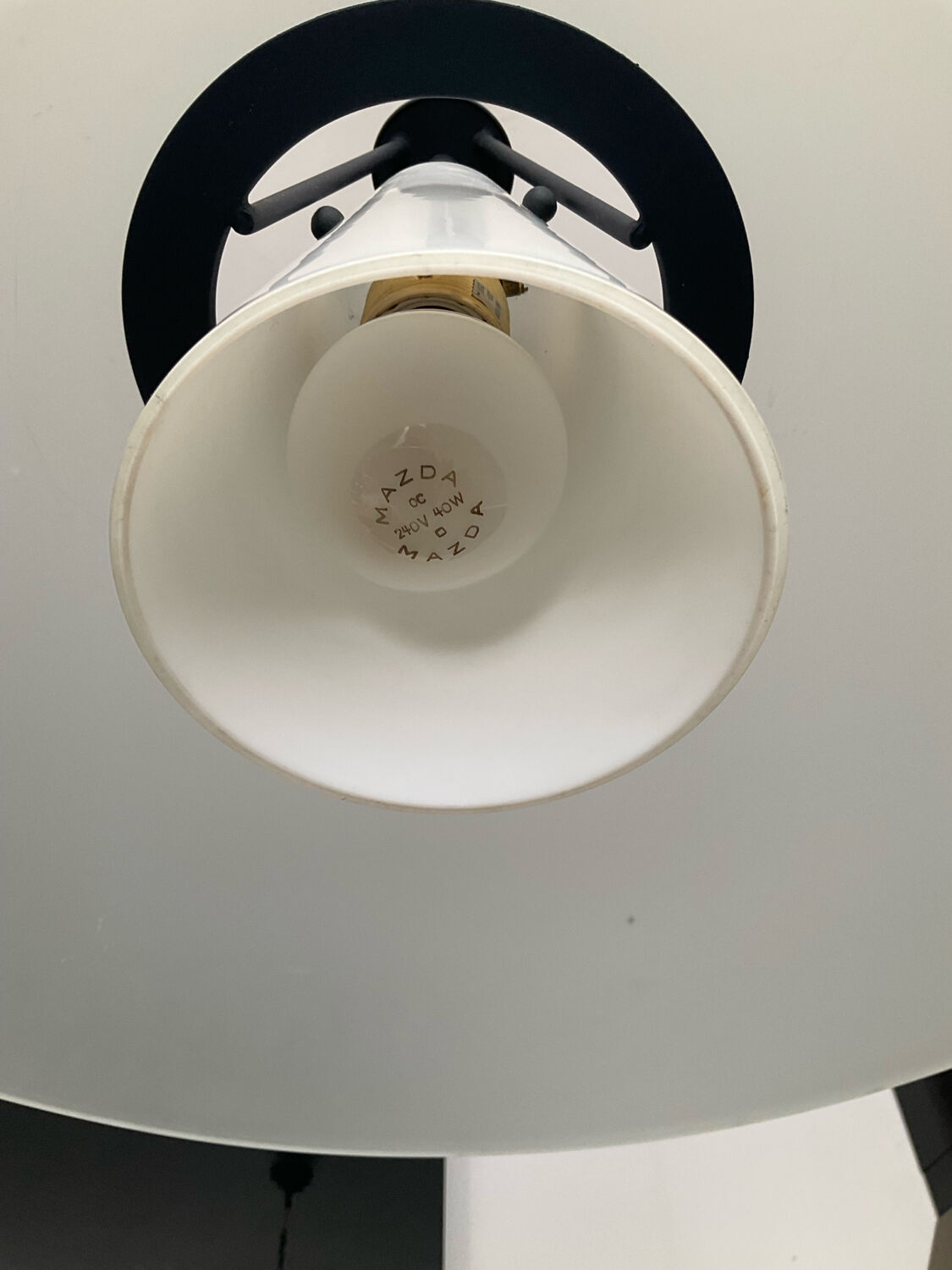 Postmodern Helestra Leuchten pendant light in opaline and frosted glass