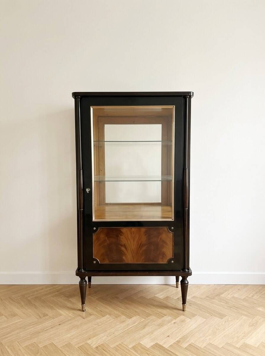 Art Deco display cabinet in wood and black lacquer