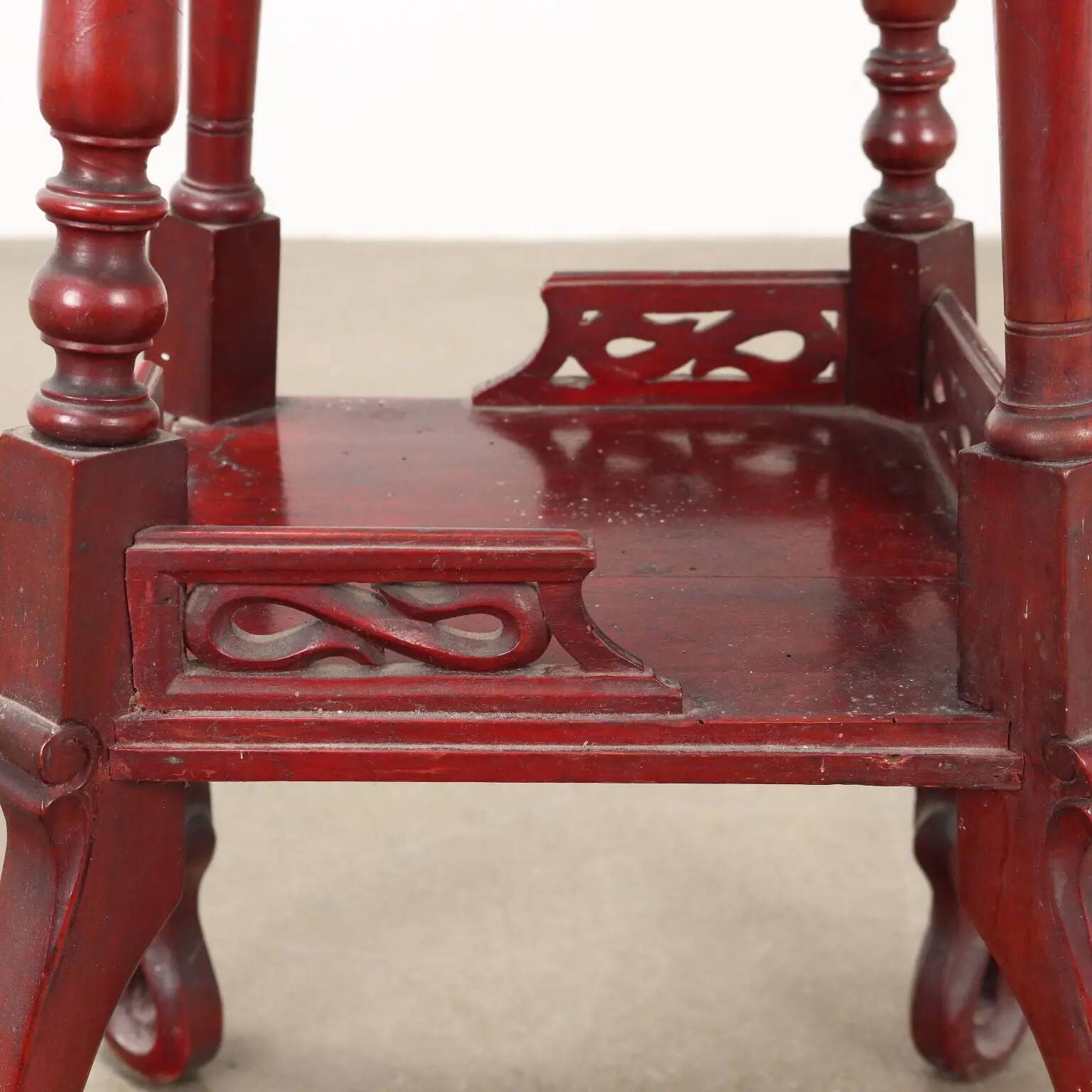 Antique walnut vase holder with decorations, 19th century