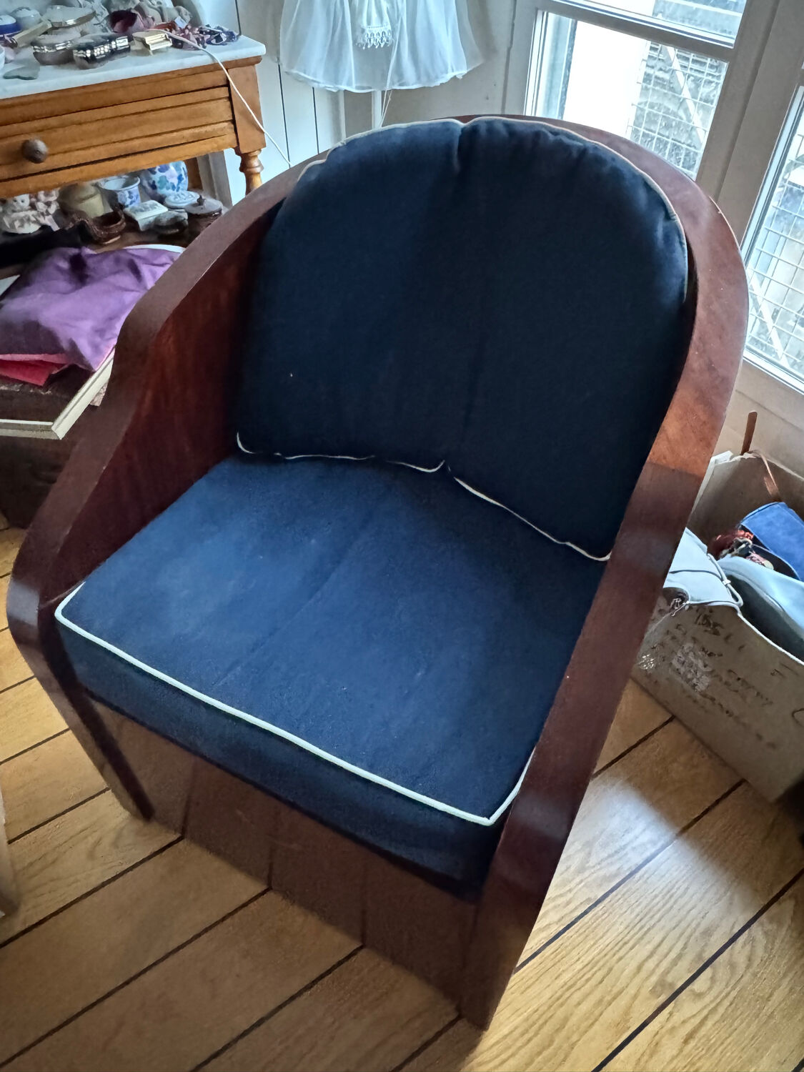Swivel chair