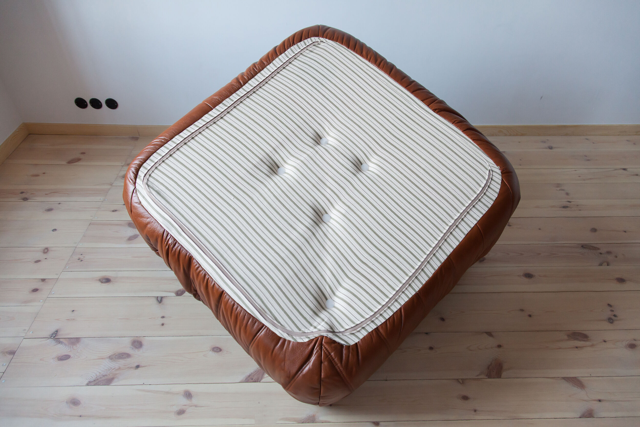 Togo sofa set model designed by Michel Ducaroy 1973