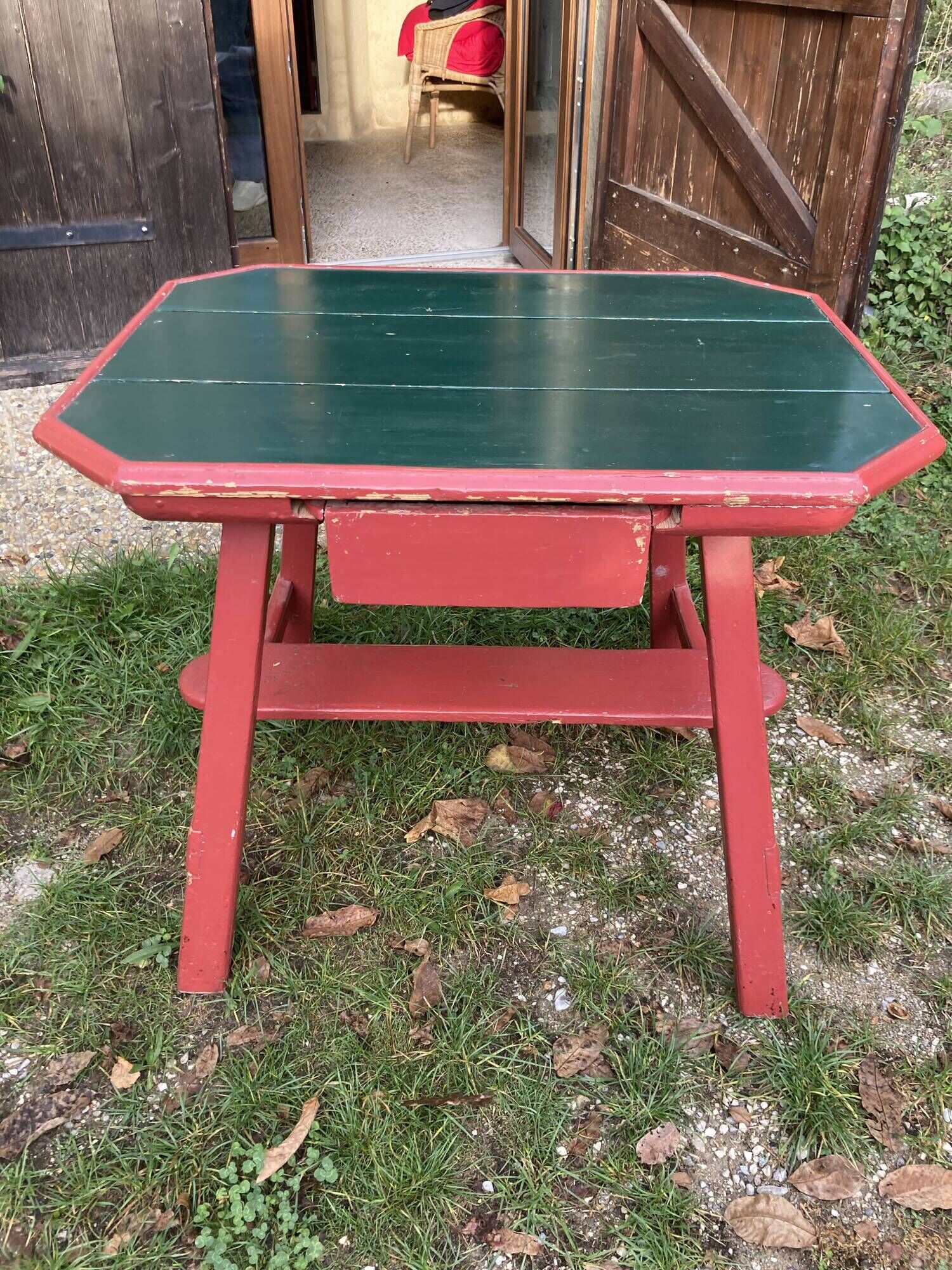 Middle table of popular art with double-sided drawer - 19th century