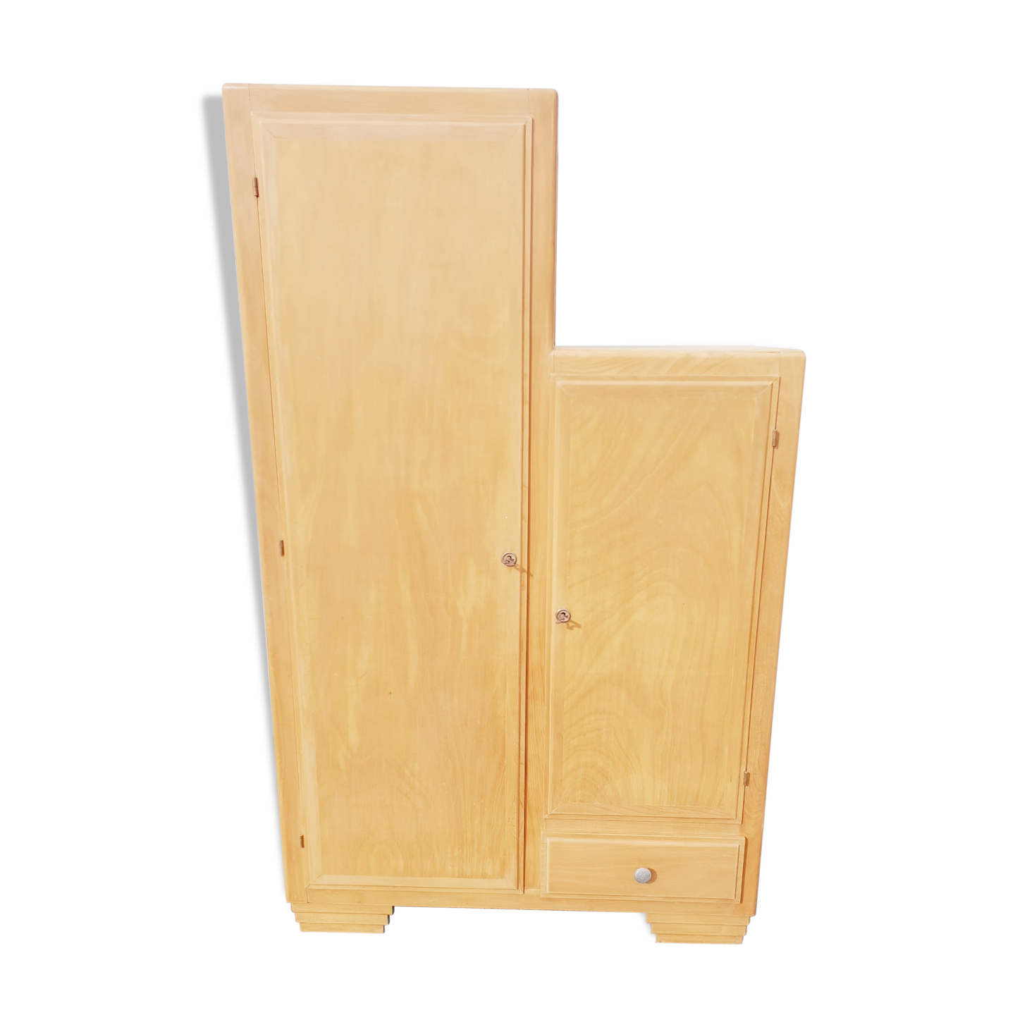 Vintage asymmetric cabinet