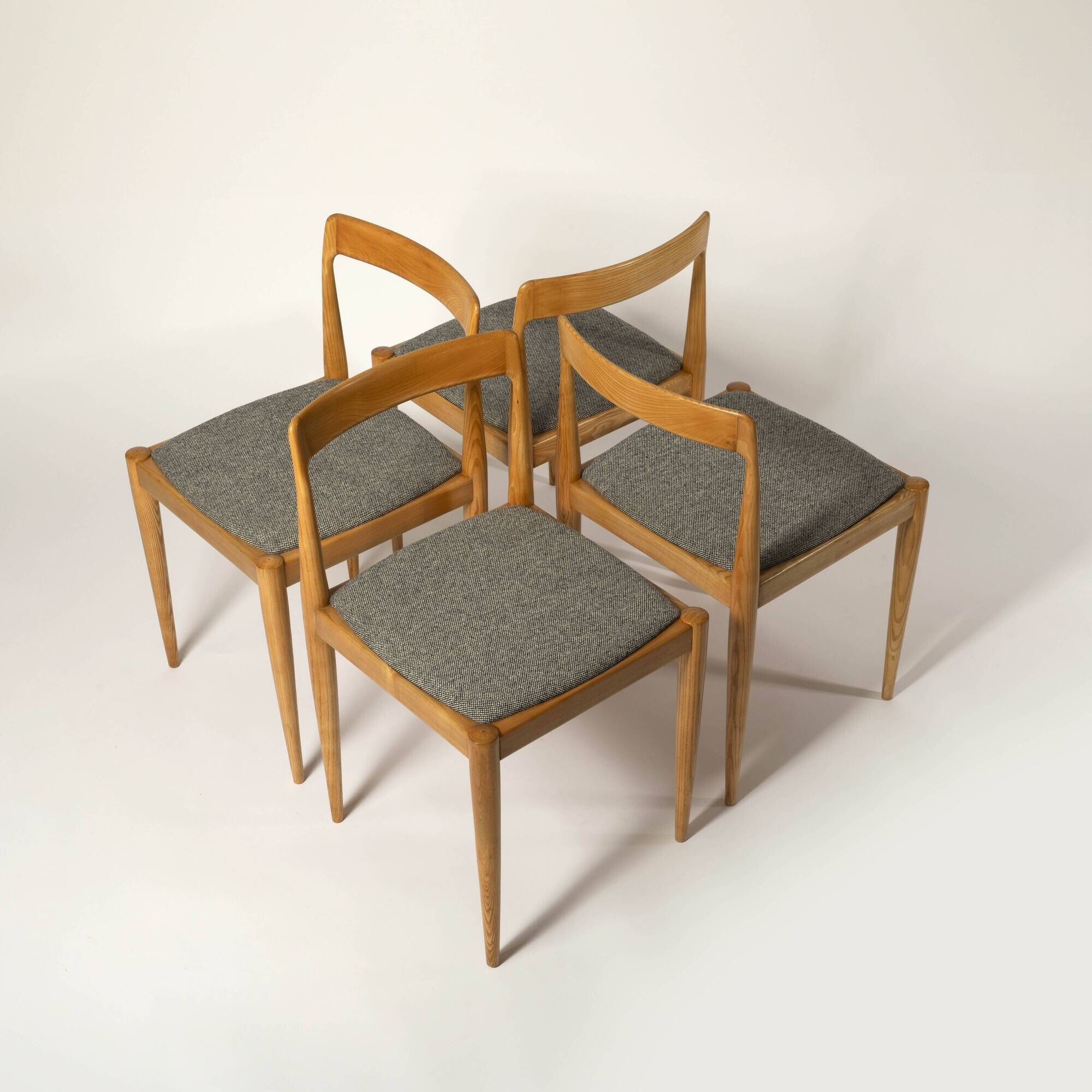 Set of 4 fully restored dining chairs produced by Drevotvar, Czechoslovakia, 1960 Kvadrat Fabric