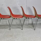 Ray & Charles Eames, édition Herman Miller, set de 4 chaises oranges. Circa 1960