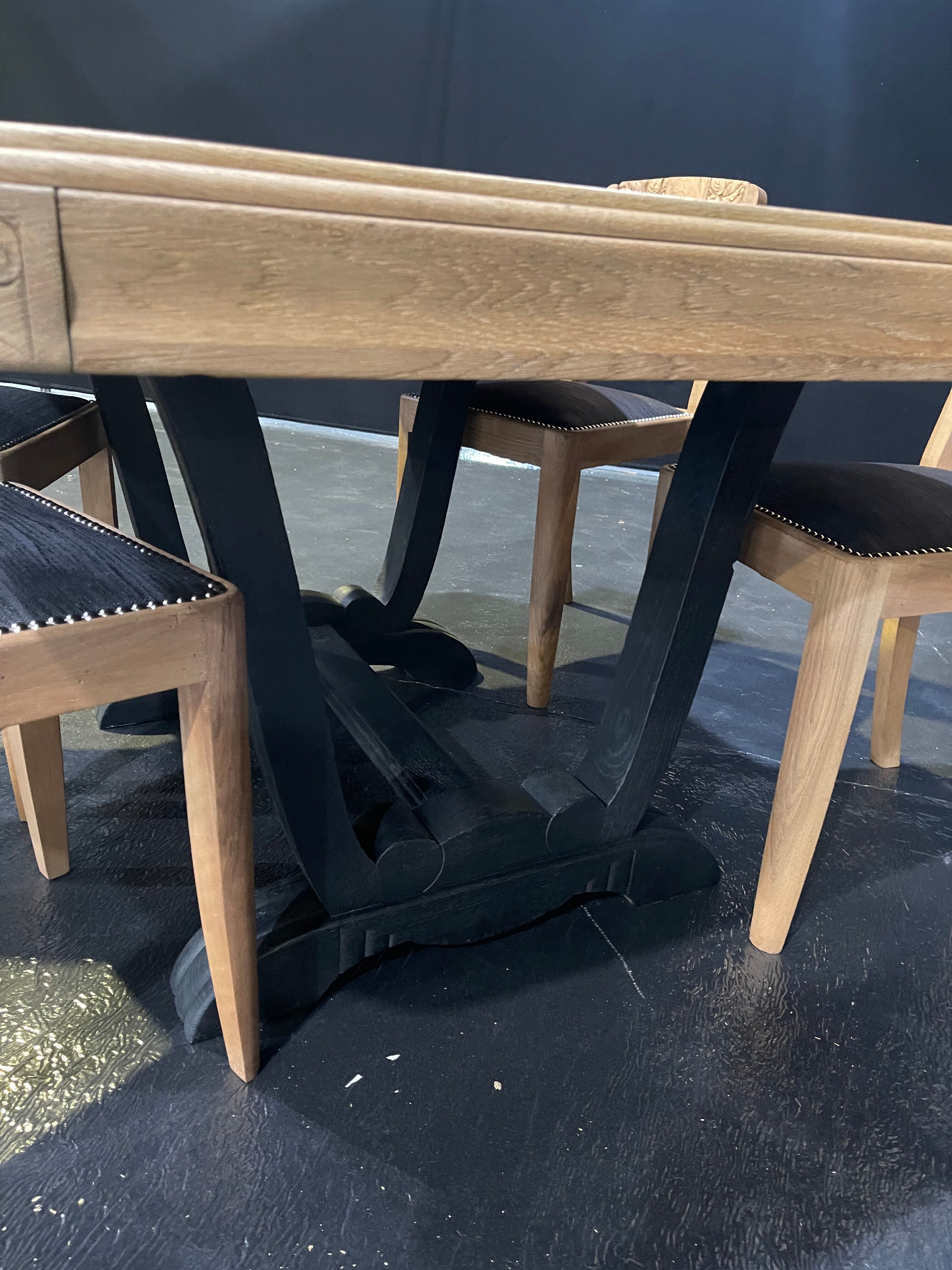 Table and its 4 chairs