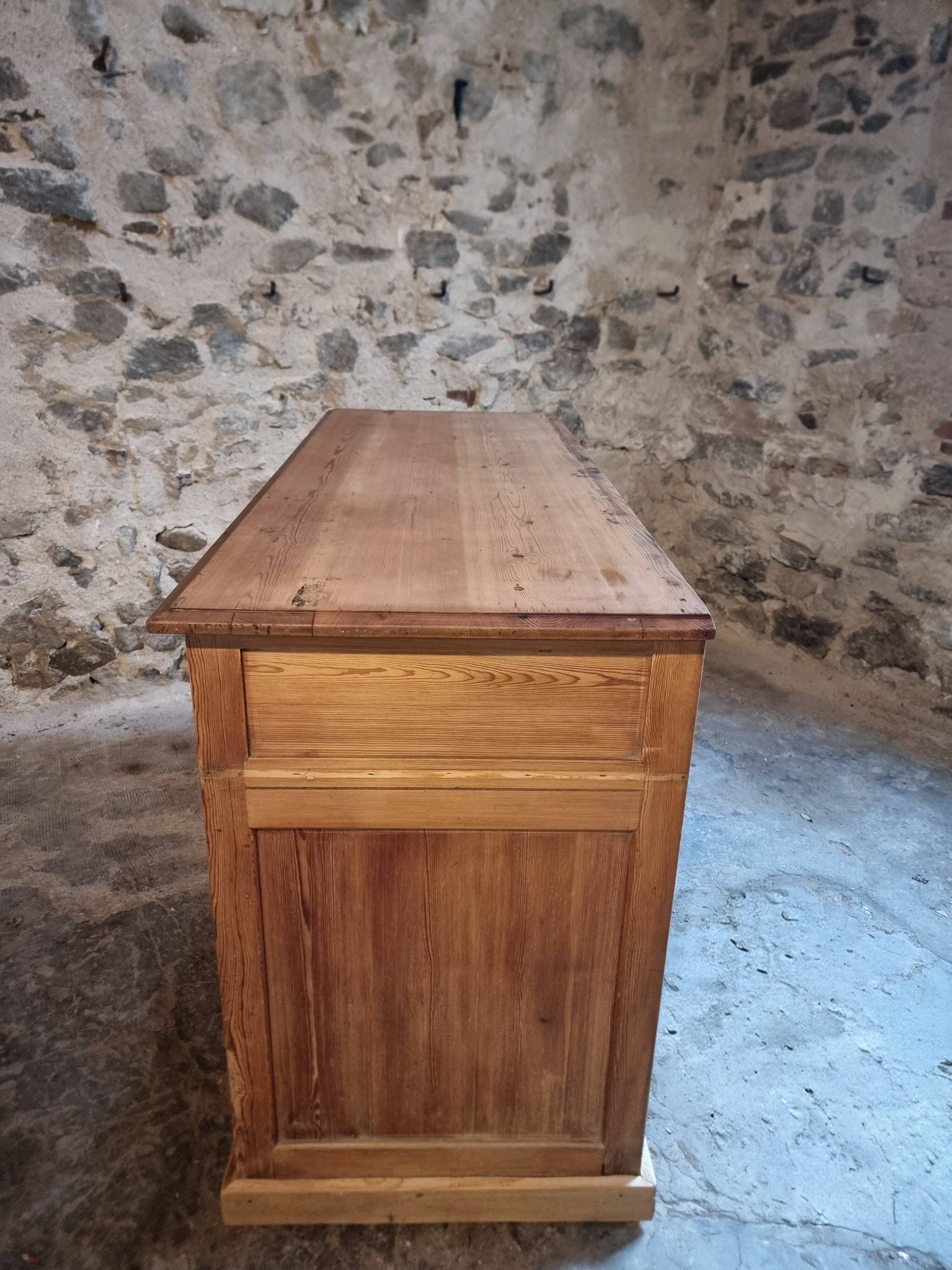 Buffet rustique français années 1920 – Buffet en pin ancien – Îlot de cuisine – Meuble de rangement 3 portes