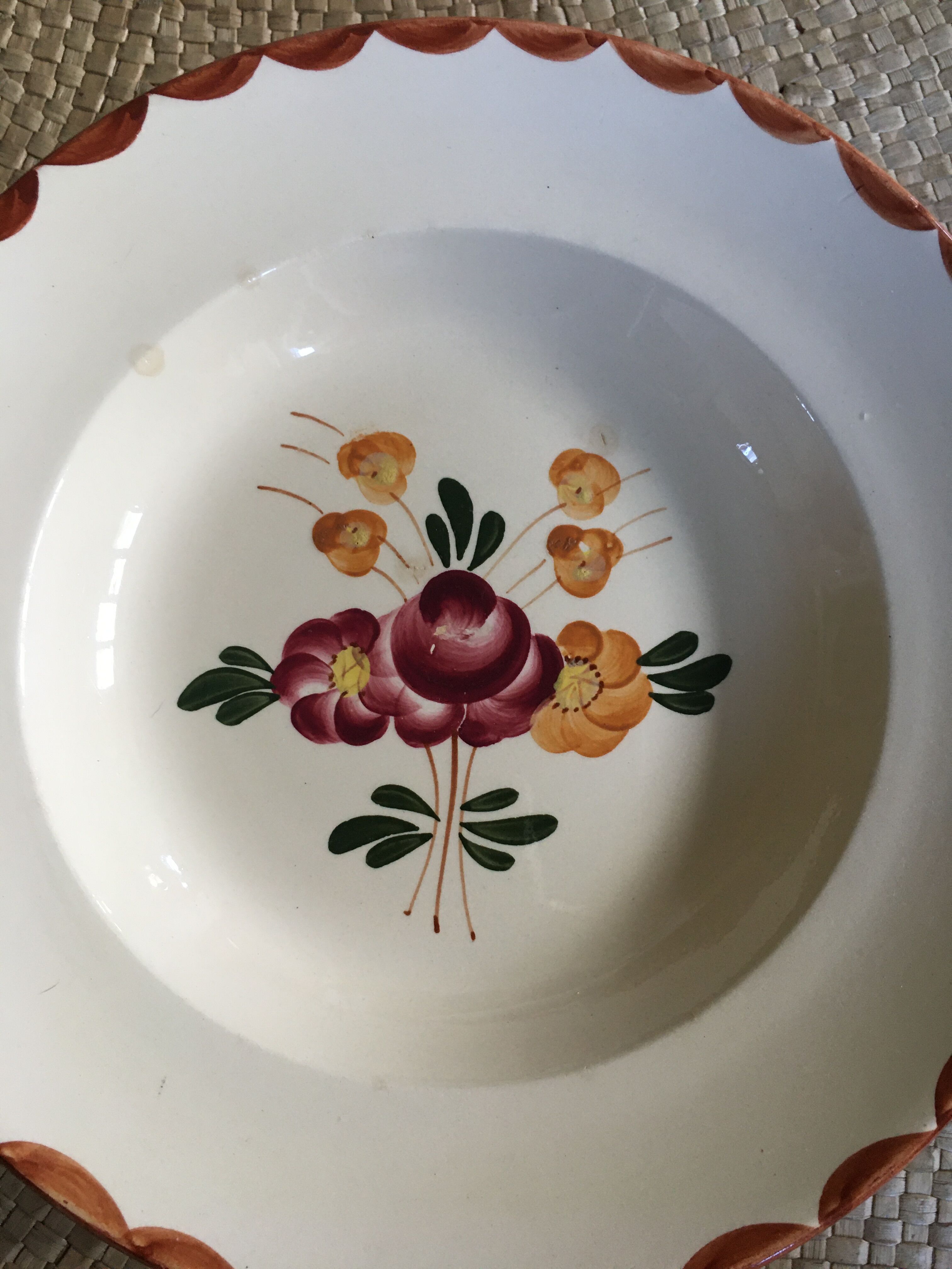 Series of 8 soup plates