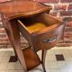 Jolie petite table d’appoint guéridon vintage