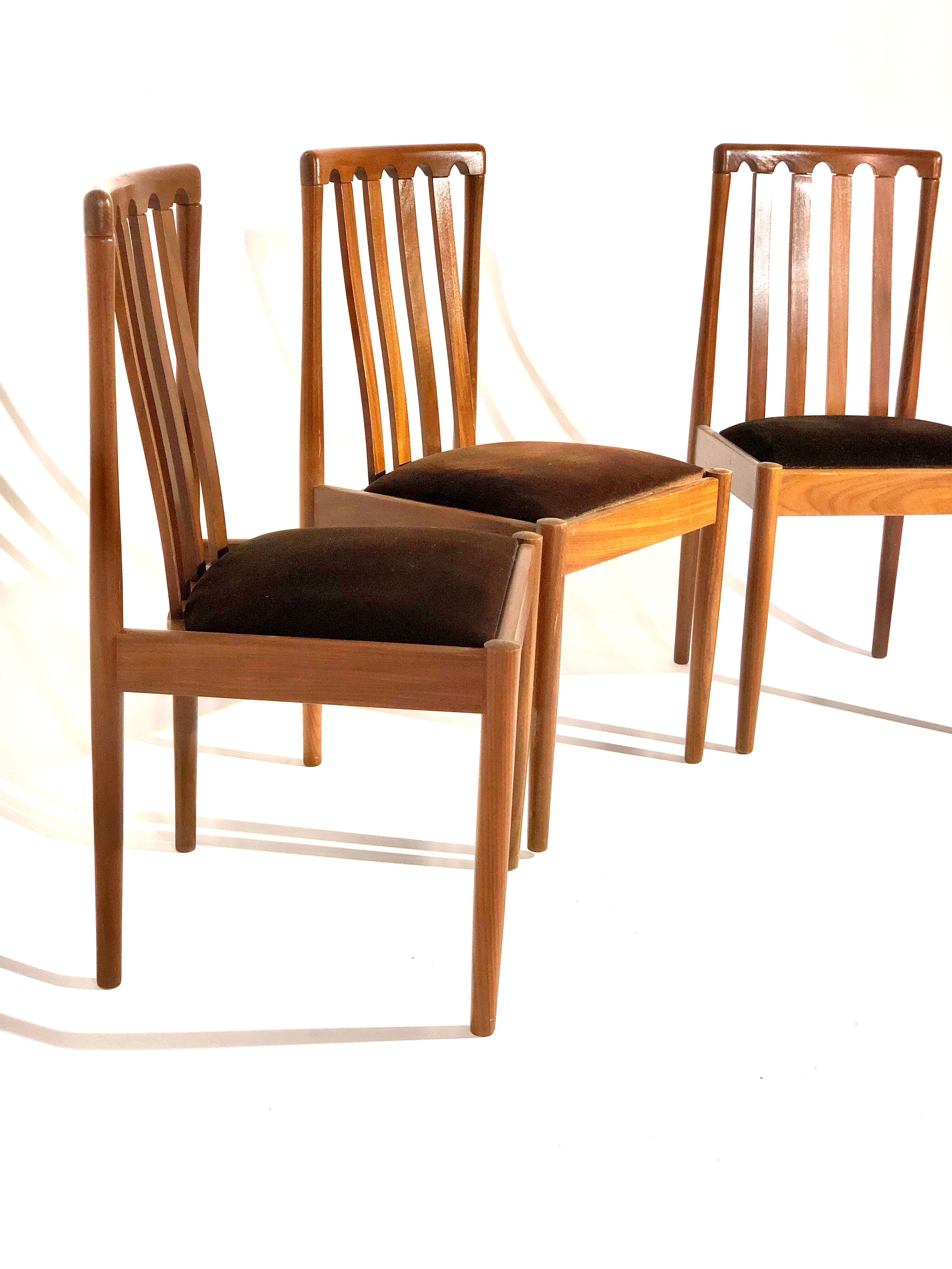 Suite of 3 vintage chairs - Velvet and wood - Italian style