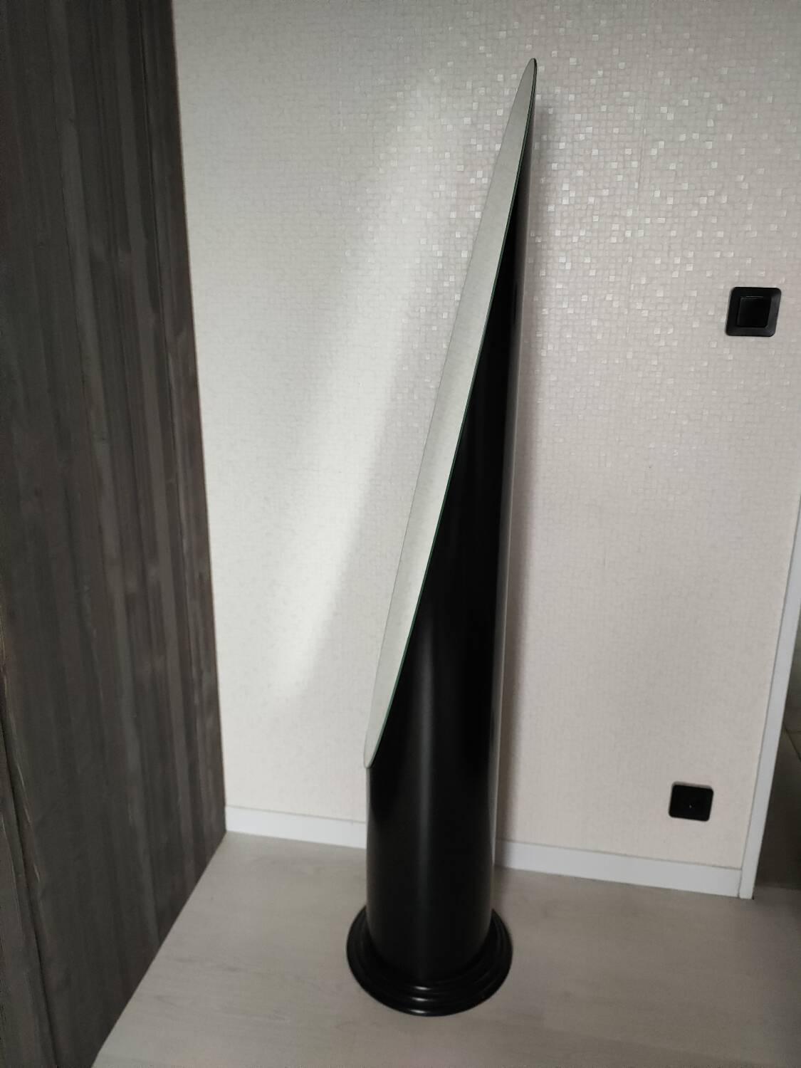 Black Lipstick Mirror