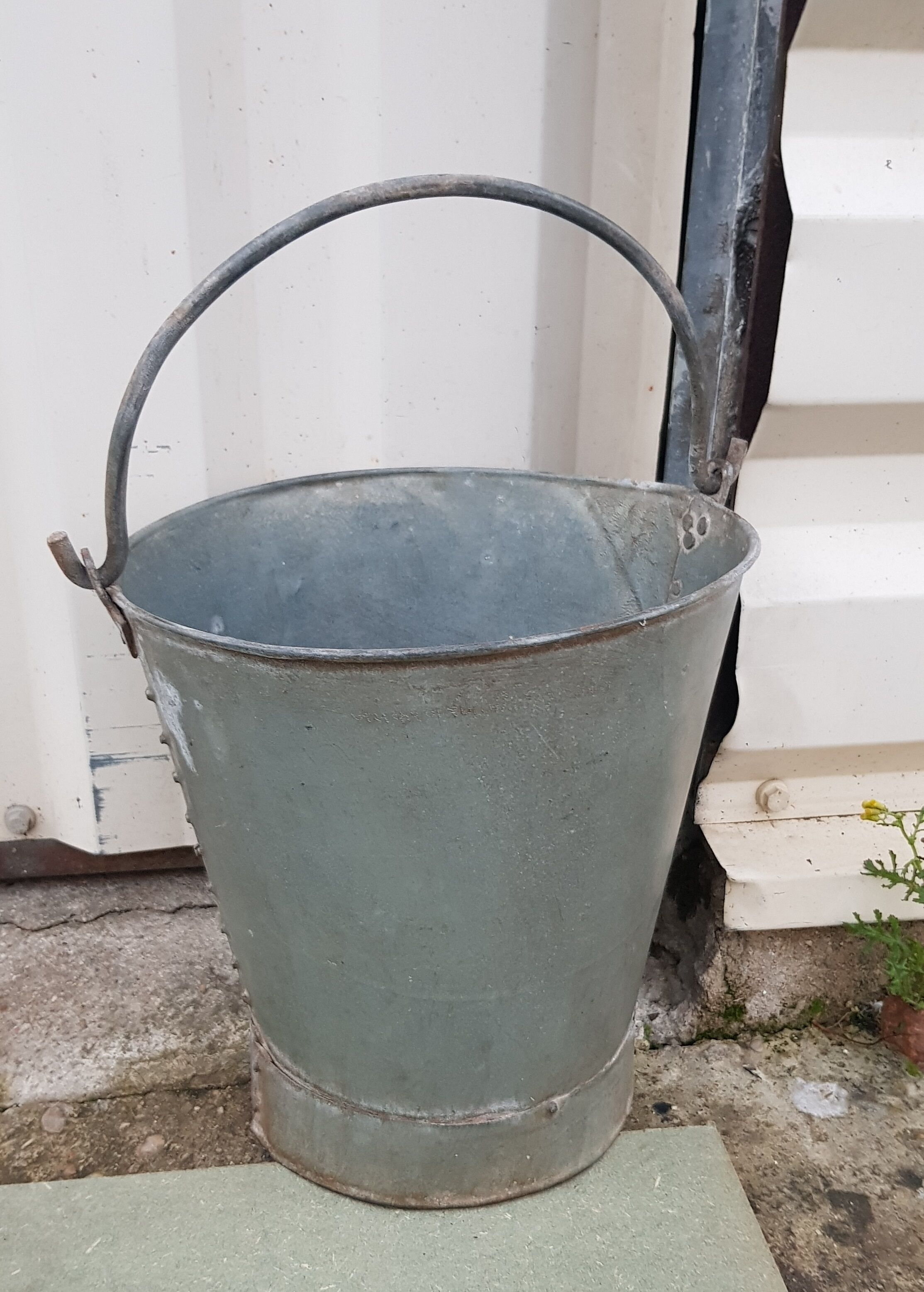 Old thick zinc farmhouse seal