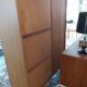 Armoire en bois et rotin vintage