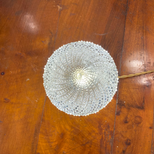 Pearl glass globe lamp