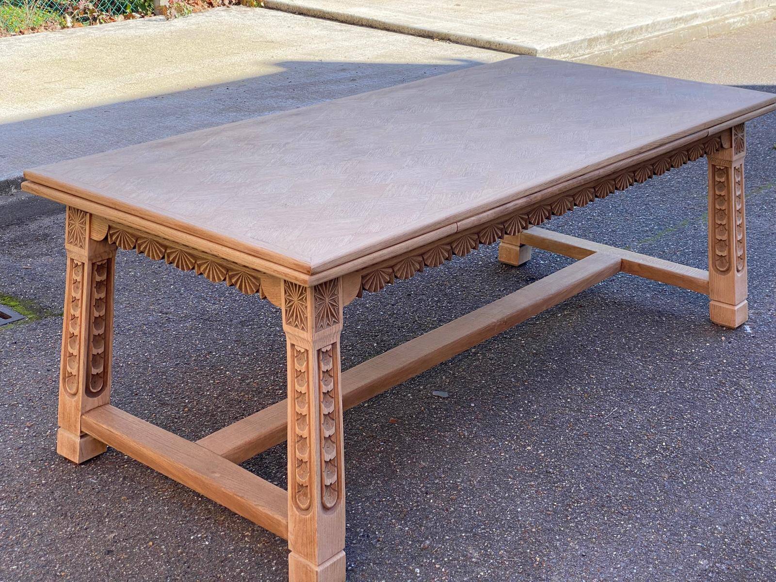 Renovated 19th-century Breton farmhouse dining table, extendable, in oak, 200-290 cm.
