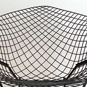 HARRY BERTOIA armchair for KNOLL "Diamond" in black metal. Old edition. Condition of use.