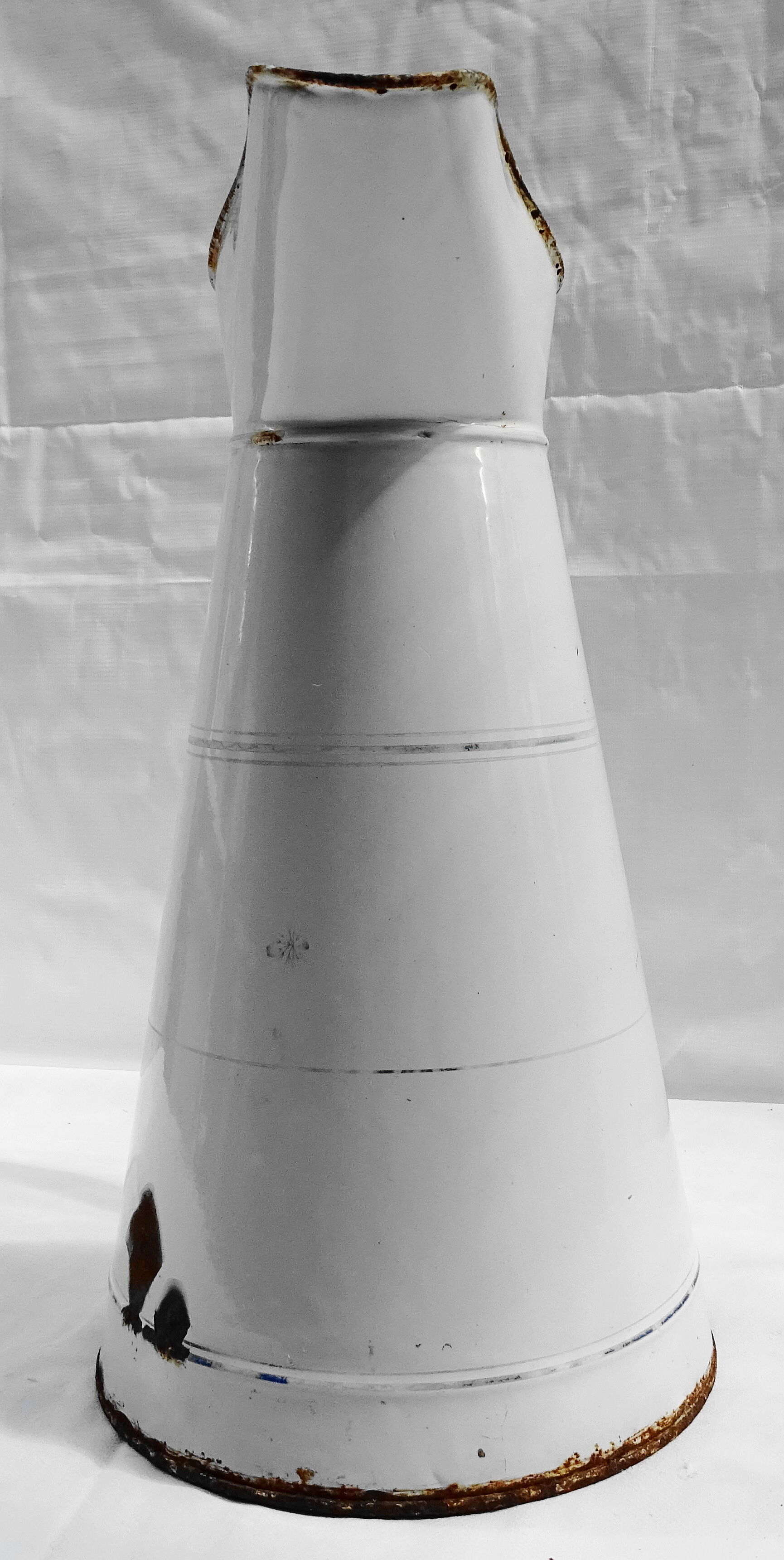 White enamelled iron broc