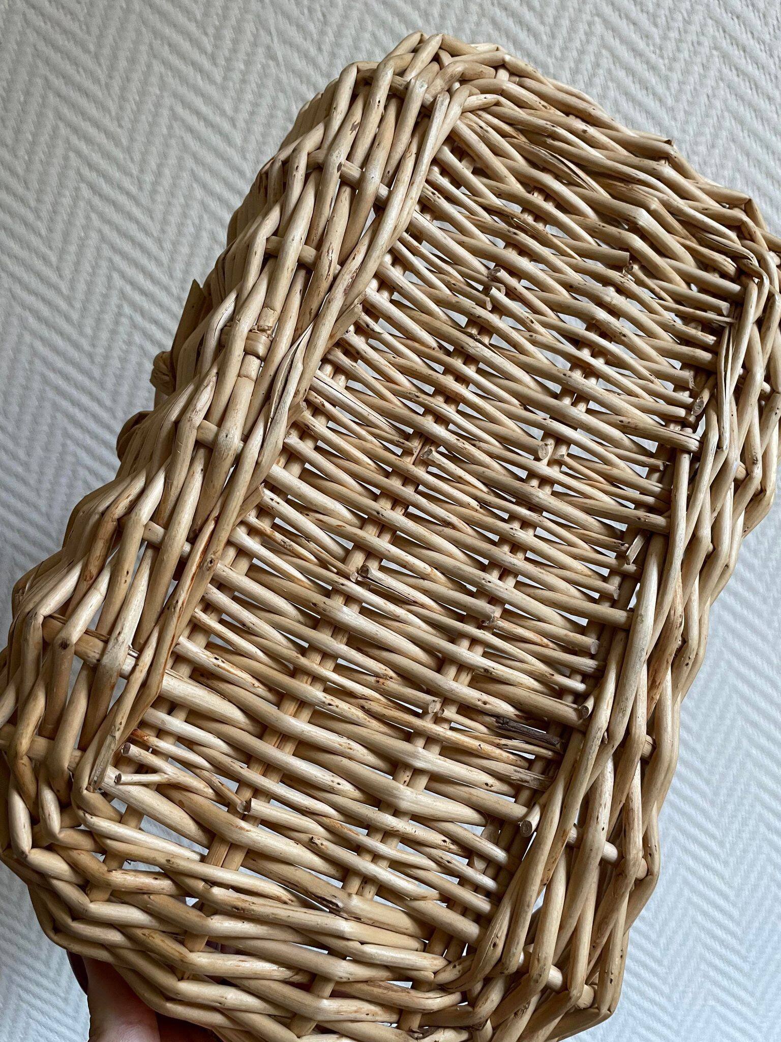 Small beige wicker basket
