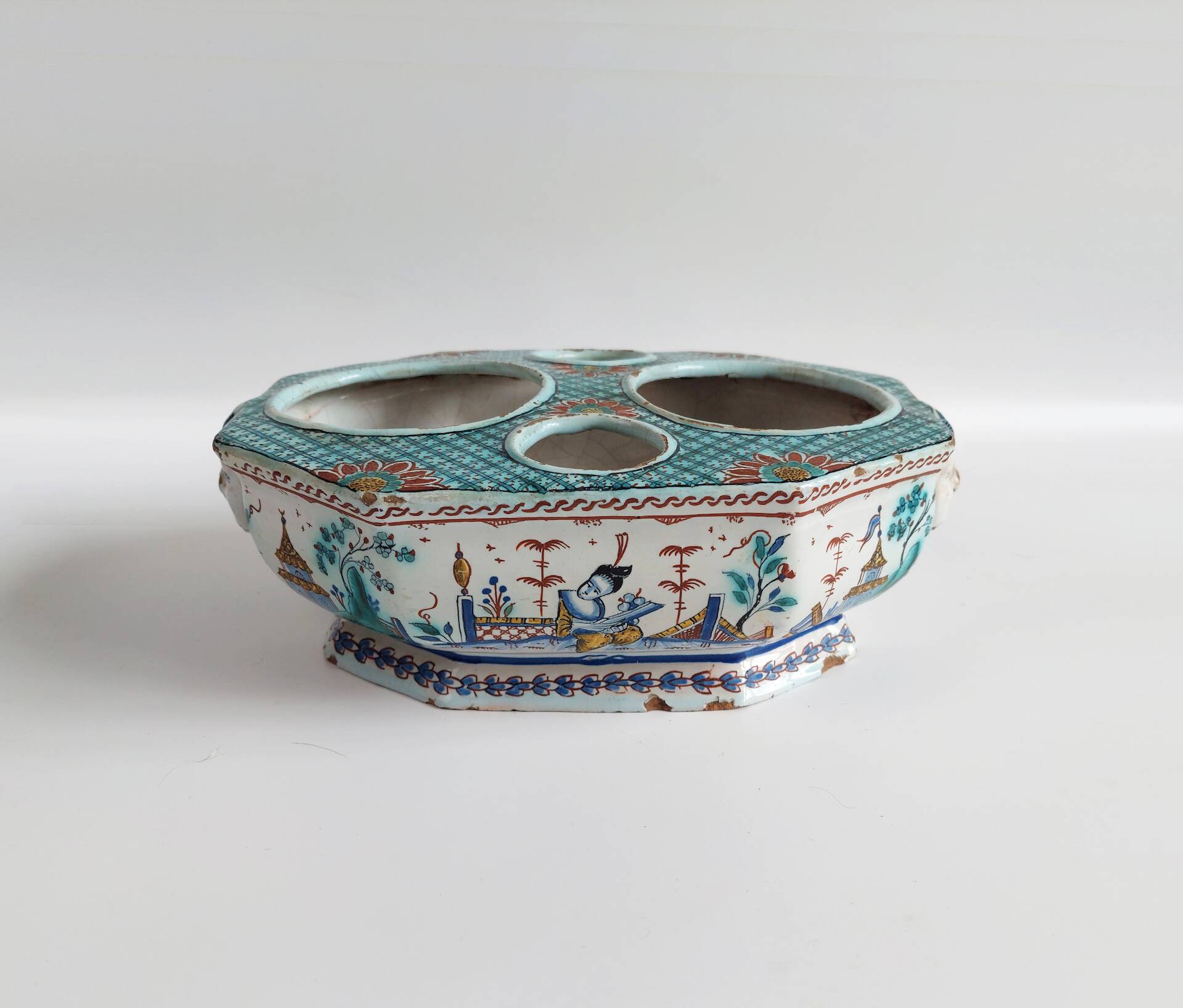 Huilier-vinaigrier en faïence de Rouen à décor au Chinois – XVIIIe siècle