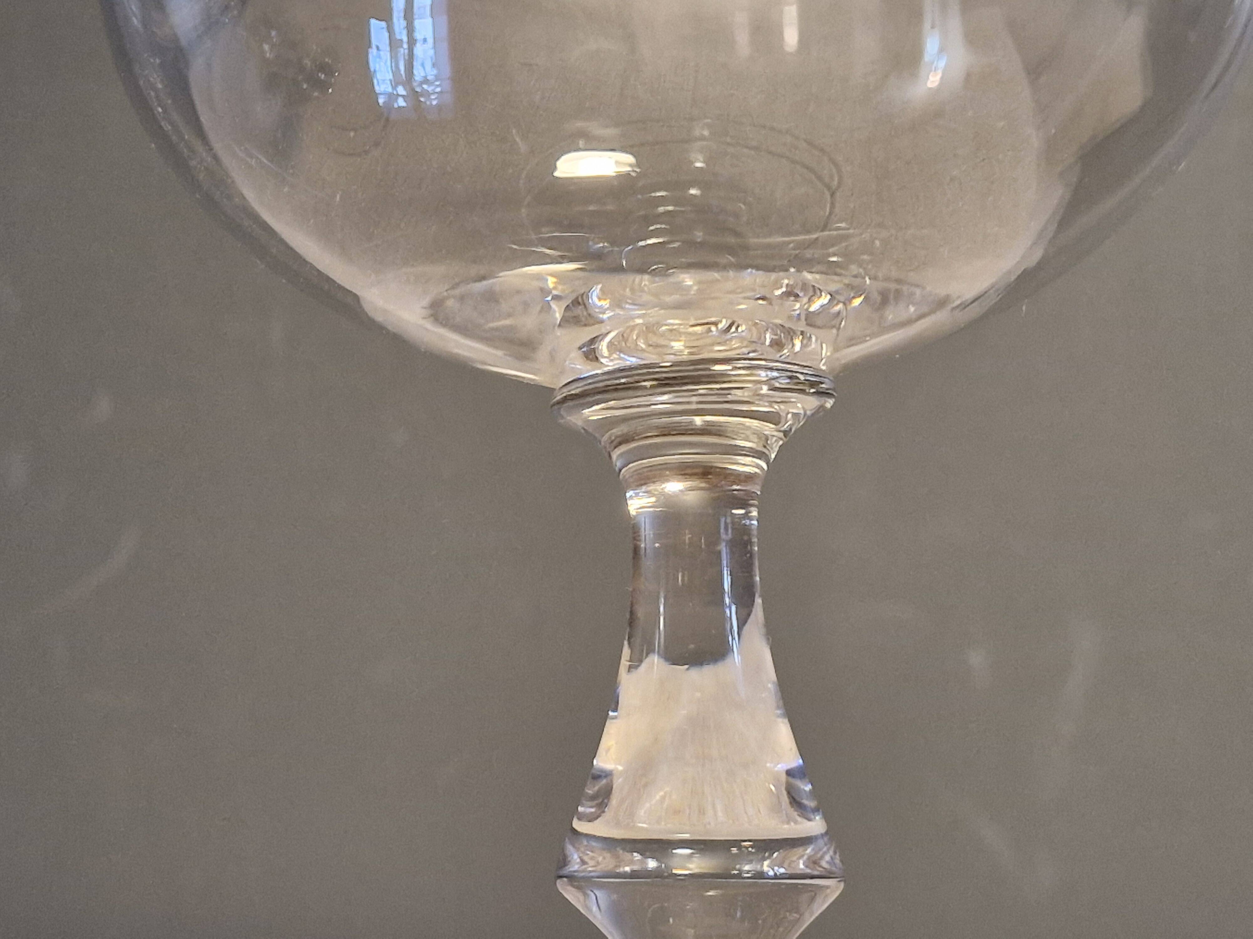 2 coupes à champagne anciennes en cristal de Baccarat