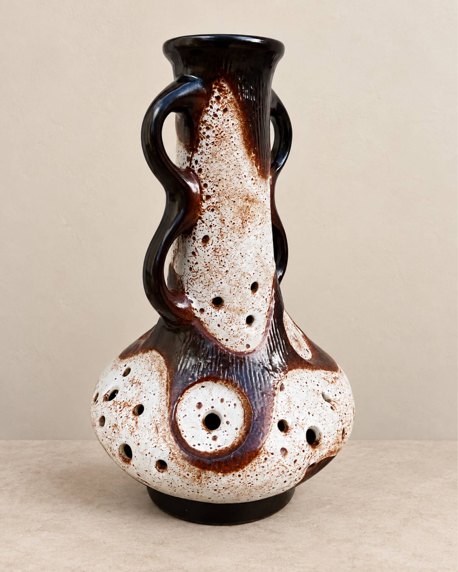 Grand pied de lampe Fat Lava ajouré années 70