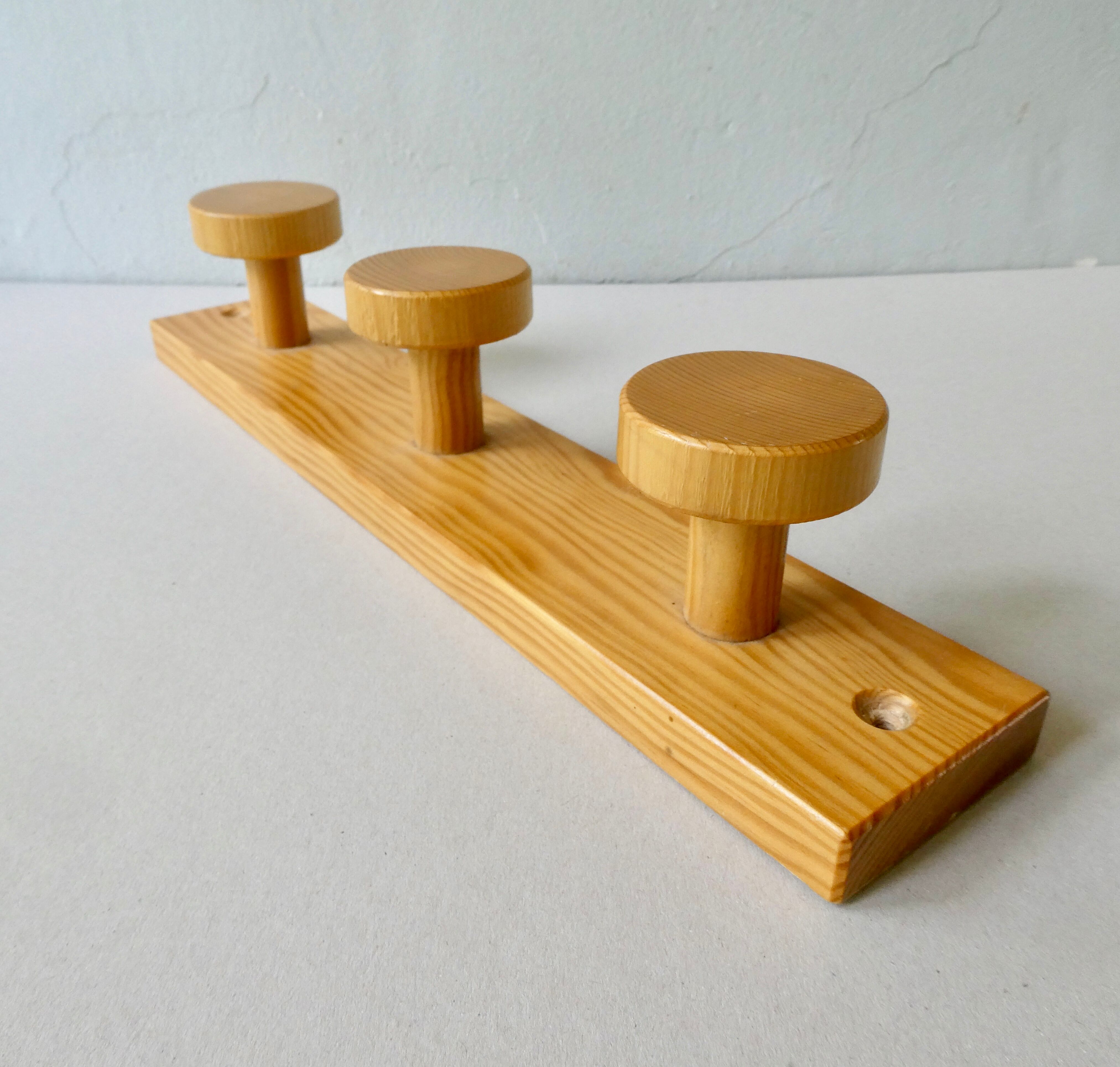 Wall coat holder in solid pine, 3 patères
