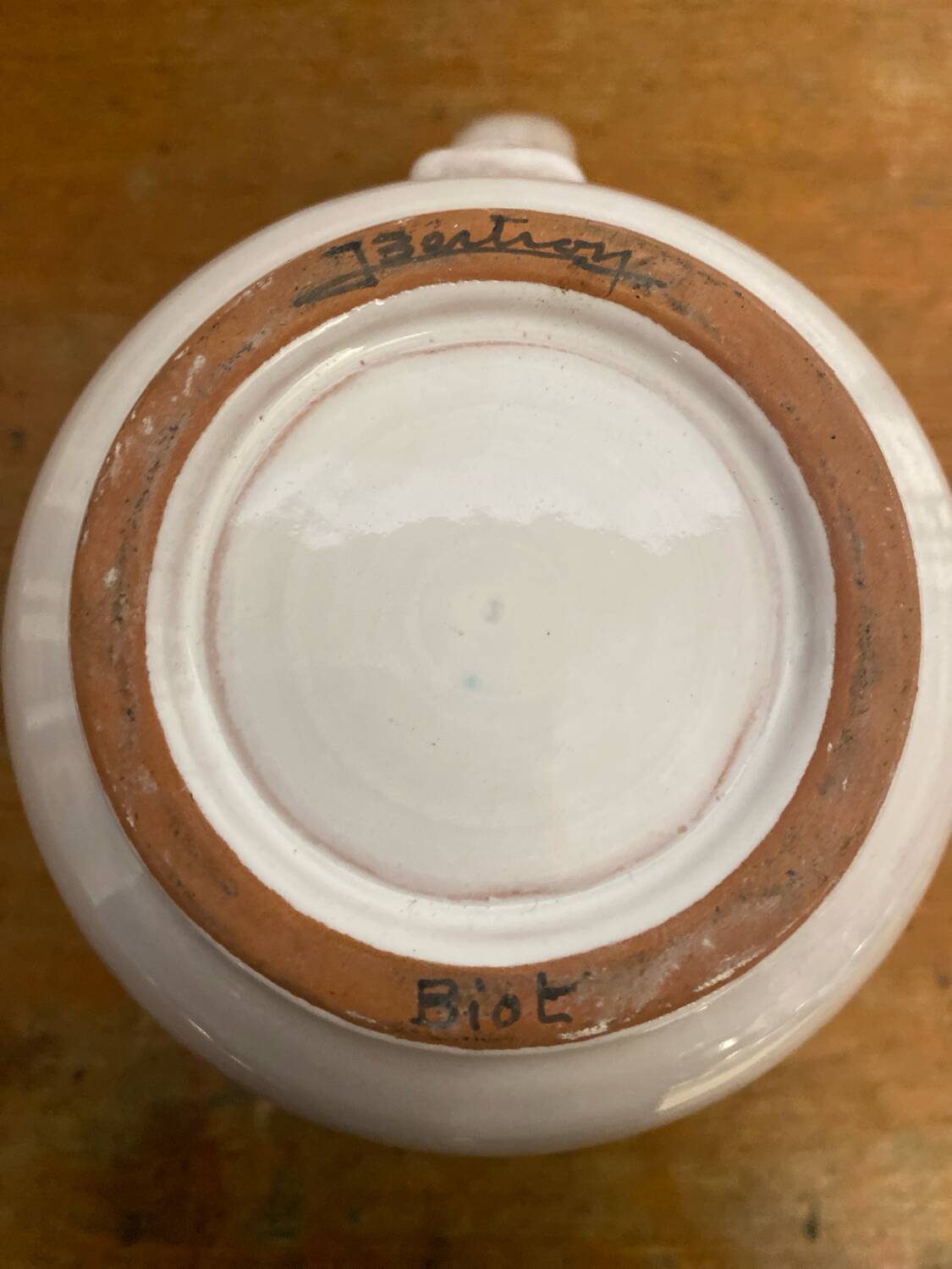 Pichet ancien en céramique de Moustiers blanche décor peint, France