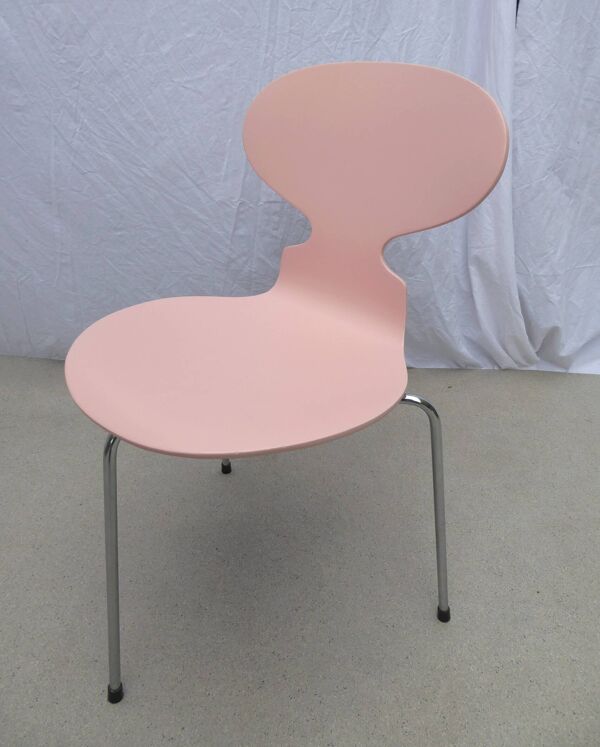 Chaise Arne Jacobsen Mod. 3100  Rose