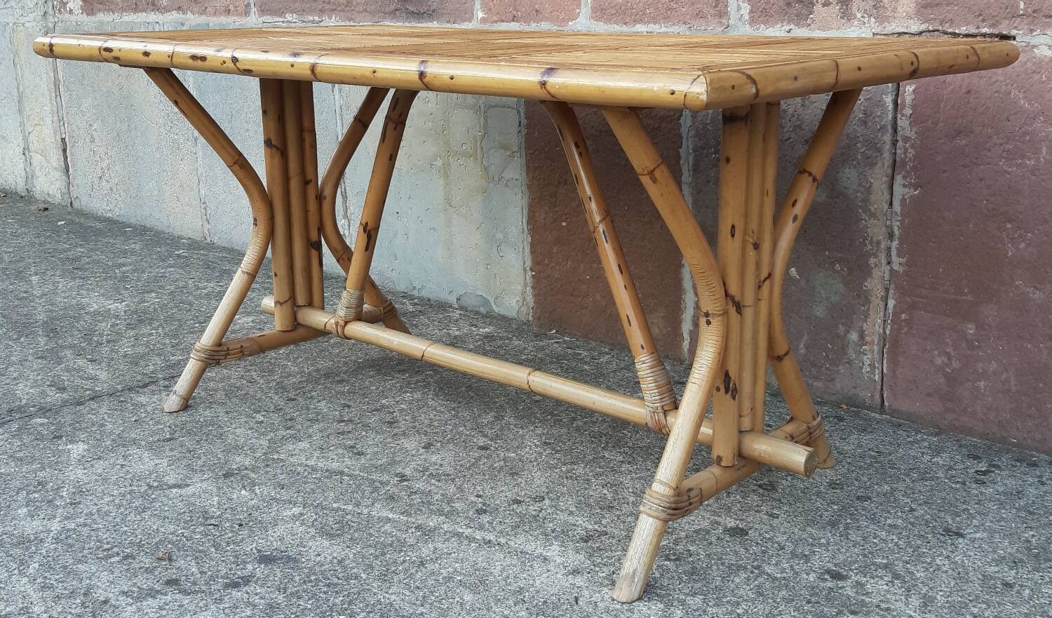 Table and 6 chairs made of bamboo and rattan