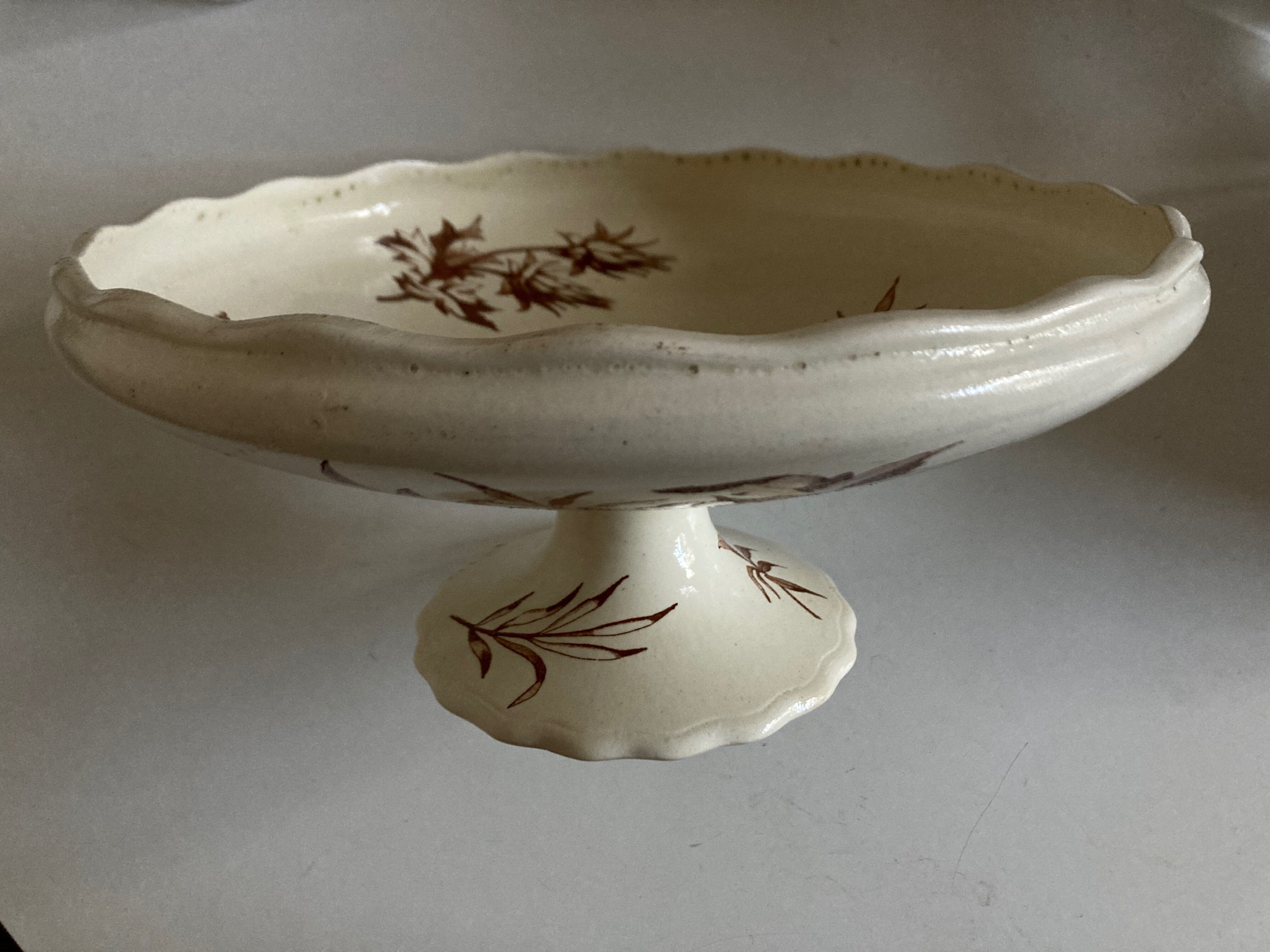 Compotier with gadroons in faience of Clairfontaine 1890 with flowers